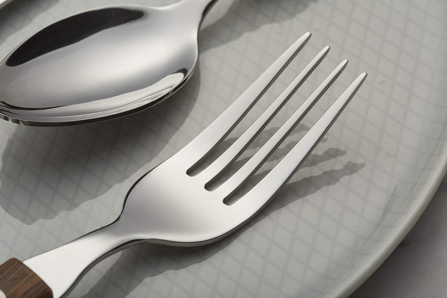 ANNOVA Silverware Set Stainless Steel Cutlery Color Handle With Rivet/Retro Flatware (Walnut/Wood 303, 20 Pieces)
