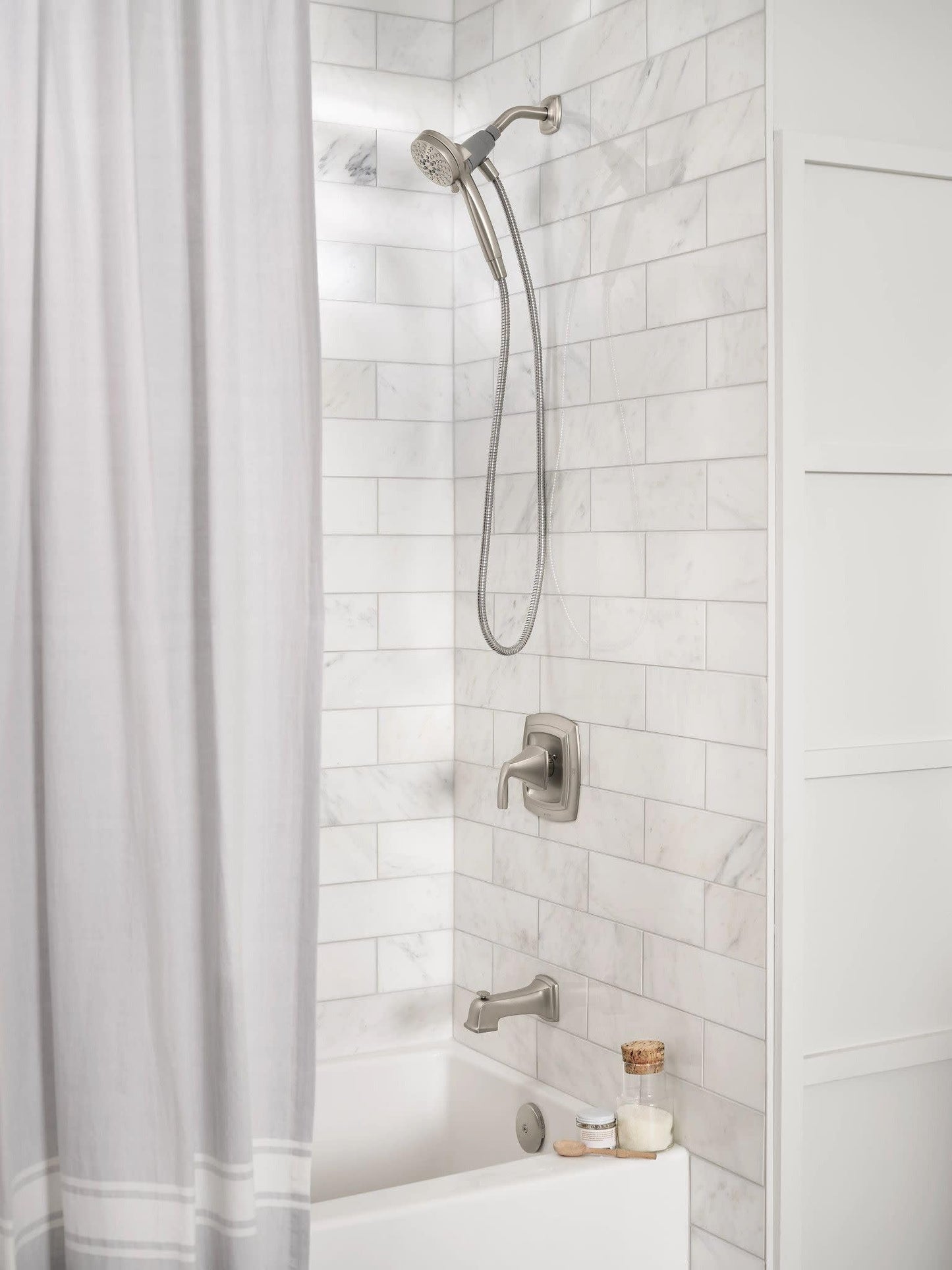 Moen Engage Magnetix Spot Resist Brushed Nickel 3.5-Inch Six-Function Detachable Handheld Showerhead with Magnetic Docking System, 26100SRN