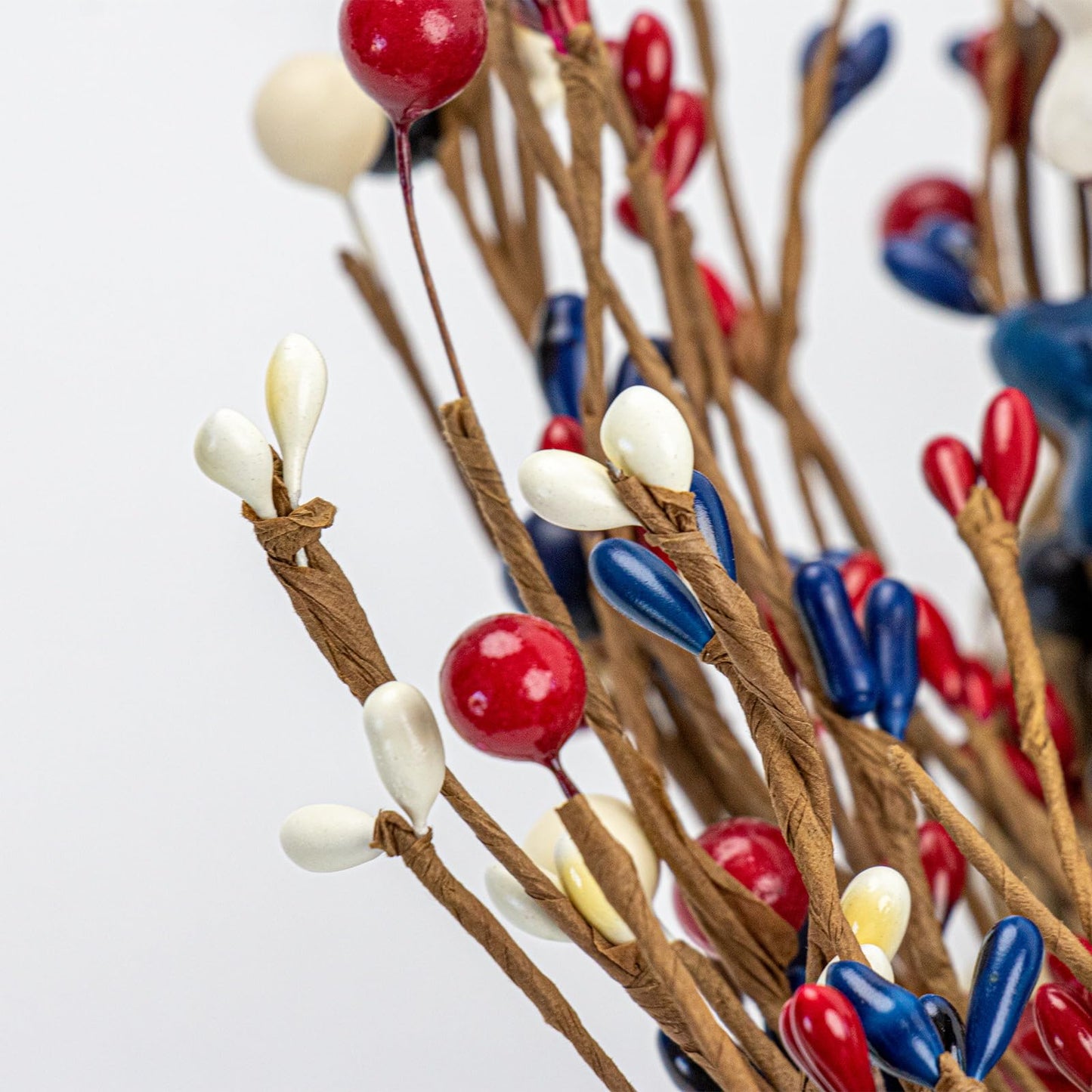 NeoL'artes 20inch Patriotic Wreaths for Front Door, 4th of July Pip Berry Grapevine Wreath White Blue Stars and Berries, Independent Day Porch Door Window Decor