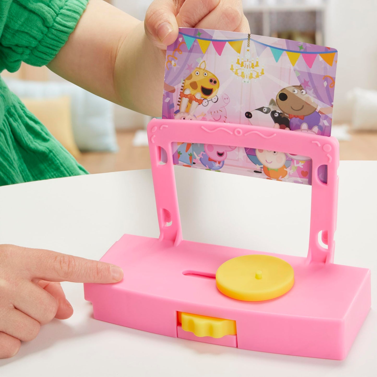Peppa Pig Peppa’s Dance Party Playset with House, 2 Figures, and 6 Accessories, Preschool Toys for Girls and Boys Ages 3 and Up