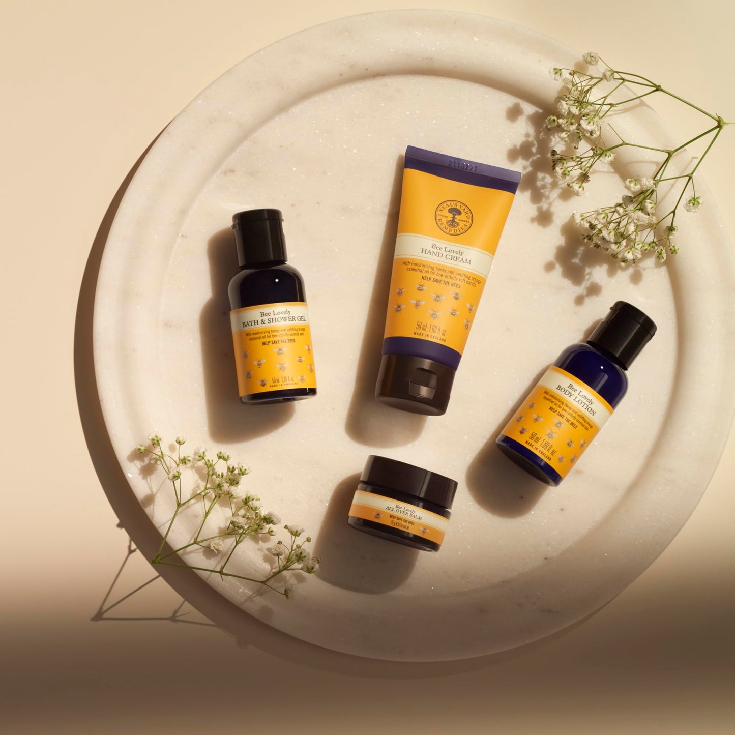 Neal's Yard Bee Lovely Nourishing Collection, Nourishing & Bee-Friendly, Vegetarian Approved, Cruelty Free, 4 Pieces