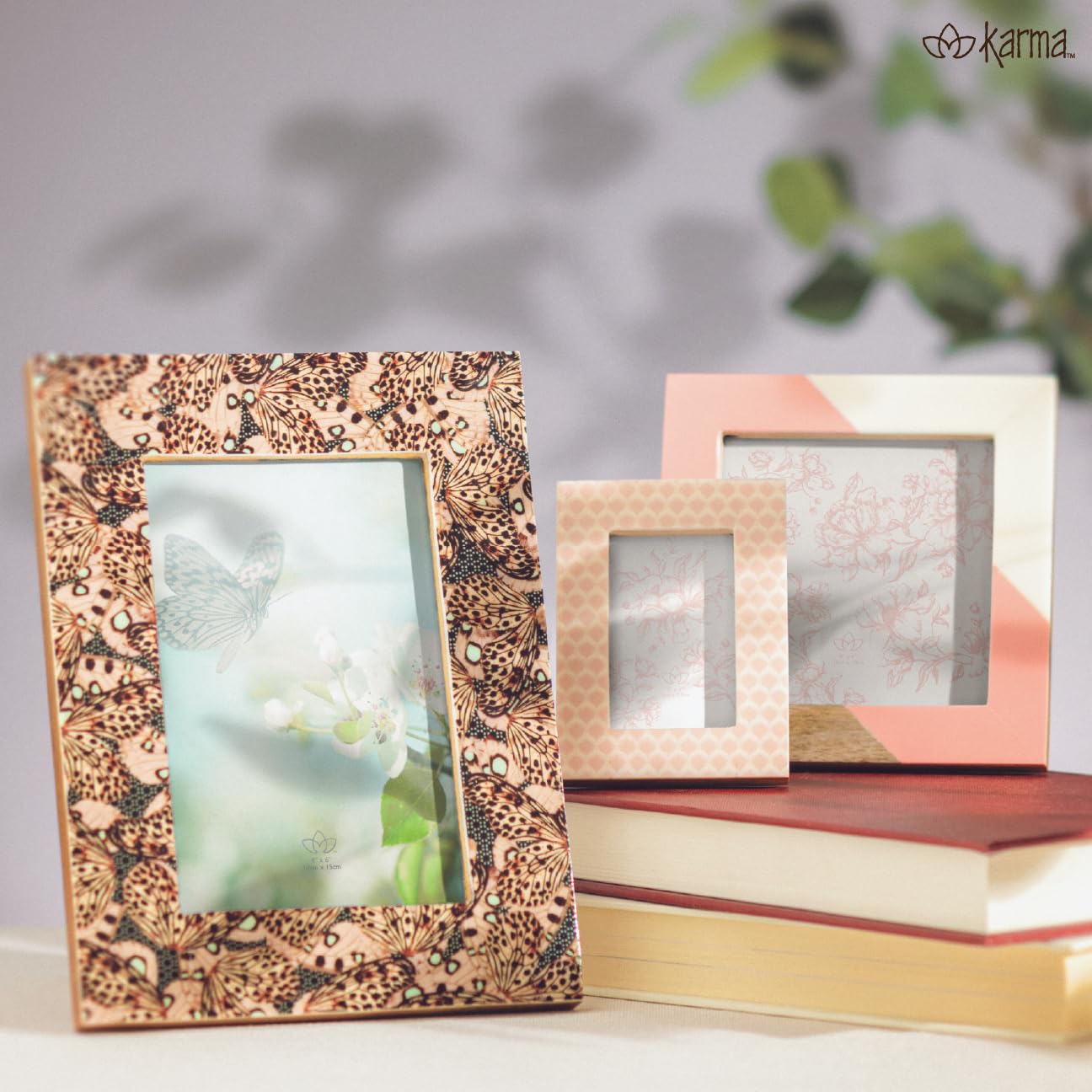Karma, Natural Bone Picture Frame Round, 4x4 Photo Frame for Tabletop Desktop Display, Cream Floral
