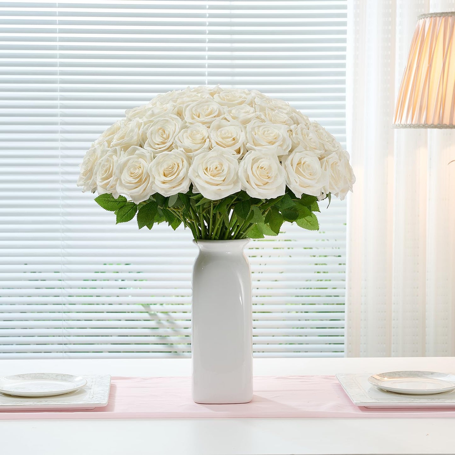 Carlita‘s Blooms 50pcs Ivory Roses Artificial Flowers Bulk Fake White Roses Silk Flower with Stems Realistic Flowers for Wedding Centerpiece Party Birthday Decor