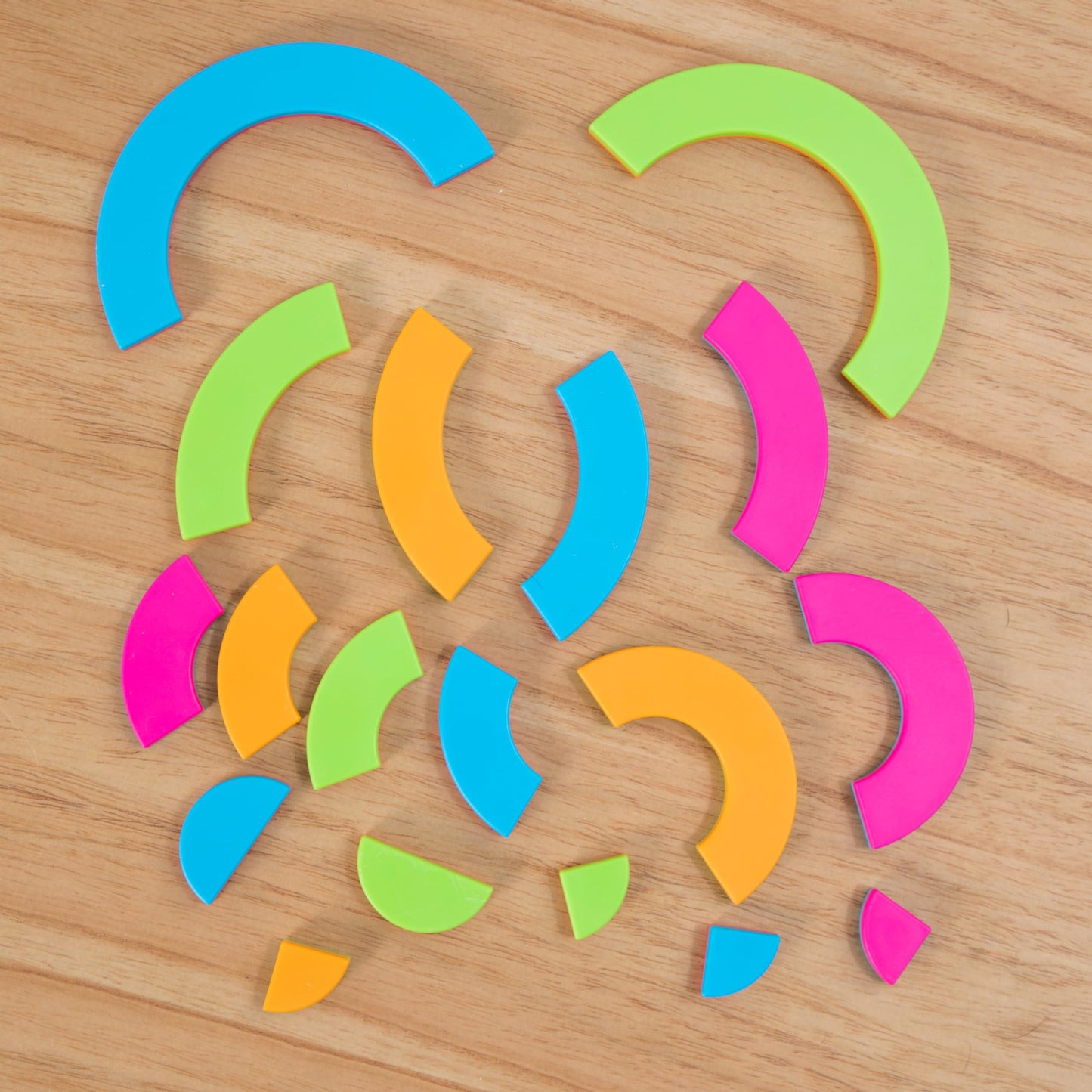 Fat Brain Toys Bugzzle Brainteasers - A Match the Picture Fraction Learning Puzzle Bug! for Ages 3 to 4