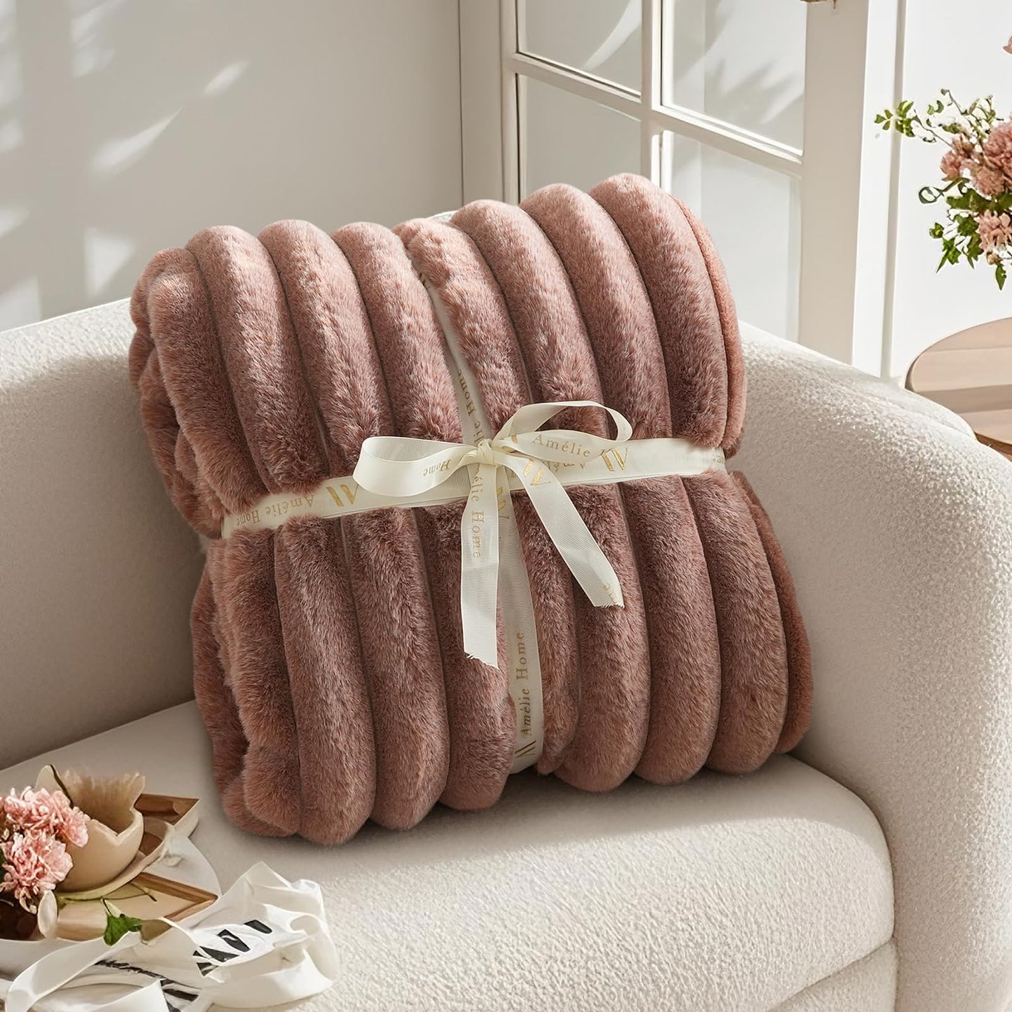 Amelie Home Faux Fur Throw Blanket for Couch, Ultra Cozy Fuzzy Fluffy Fur Luxurious Soft Striped Plush Gift Blankets for Family Sofa Chair Bedroom, 55"x70", Ionic Fox Brown