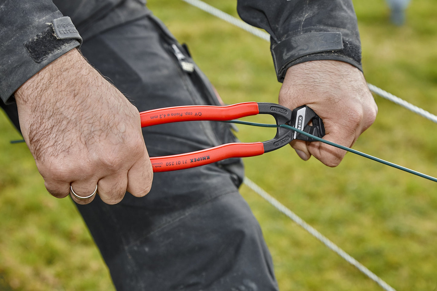 KNIPEX Tools - CoBolt XL, Compact Bolt Cutter (7101250SBA)