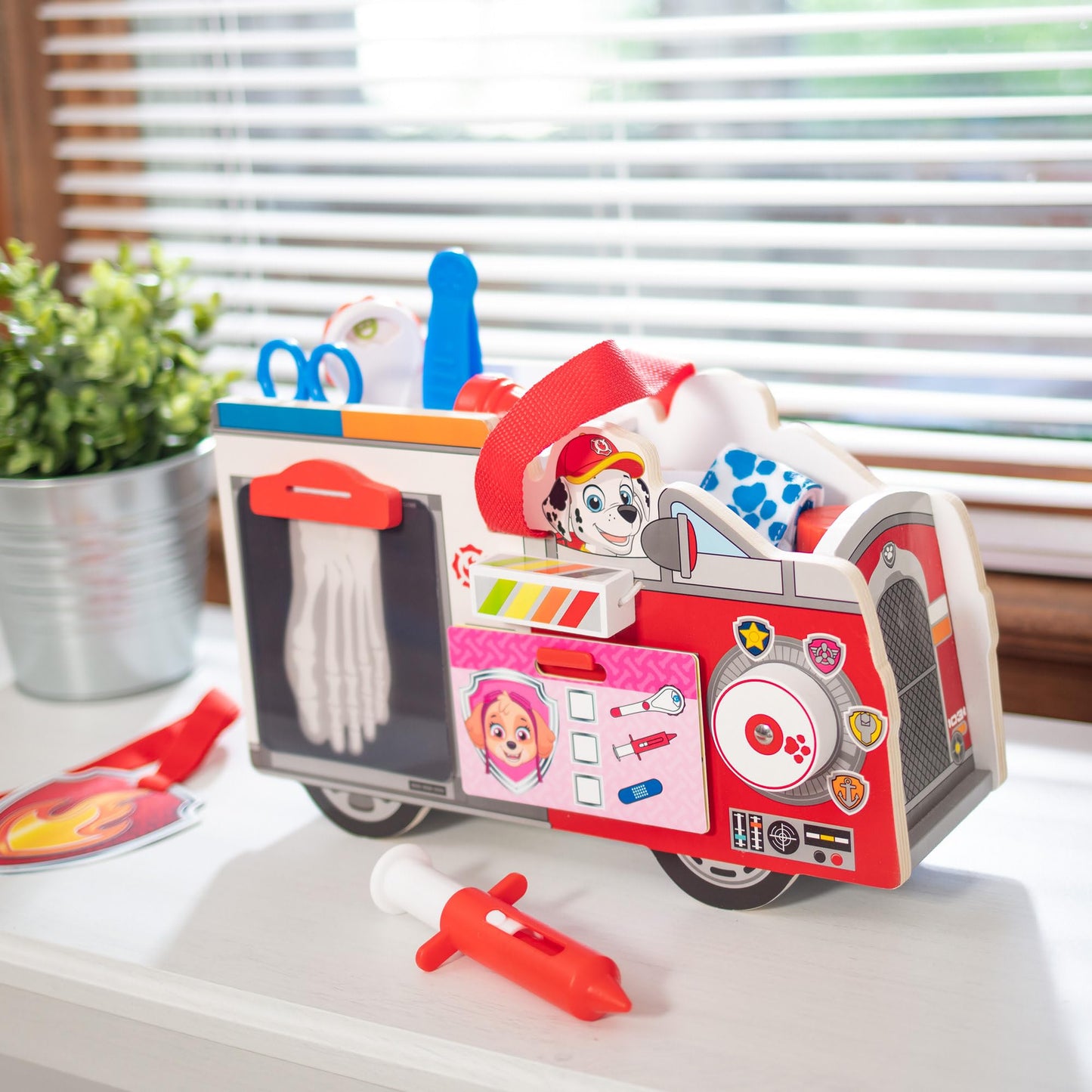 Melissa & Doug PAW Patrol Marshall's Wooden Rescue EMT Caddy (14 Pieces) PAW Patrol Take-Along Pretend Play First Responder Rescue Kit, Toddler Toy for Girls and Boys Ages 3+