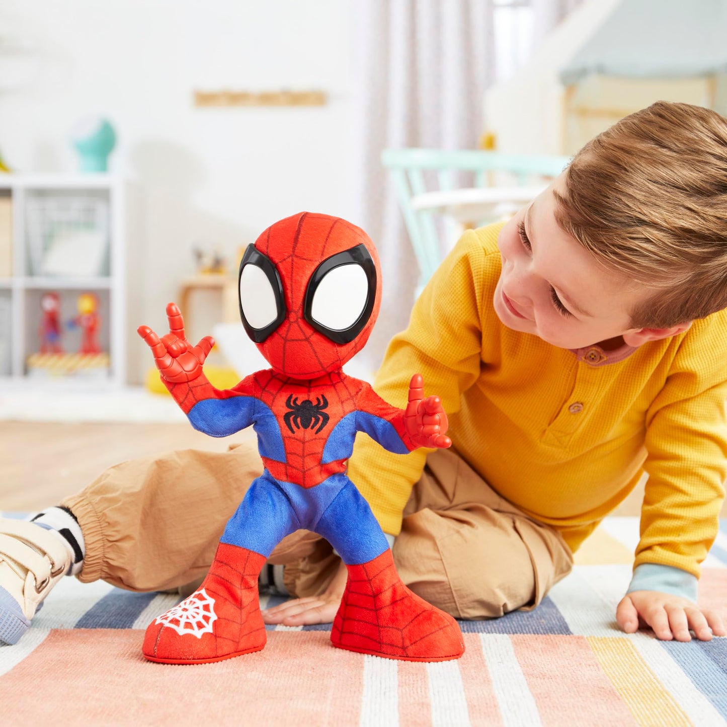 Marvel Spidey and His Amazing Friends Dance 'N Crawl Spidey, Interactive Plush Toy with 20 Phrases & Sounds, 2 Songs, Super Hero Toys for Kids 3 & Up (English)