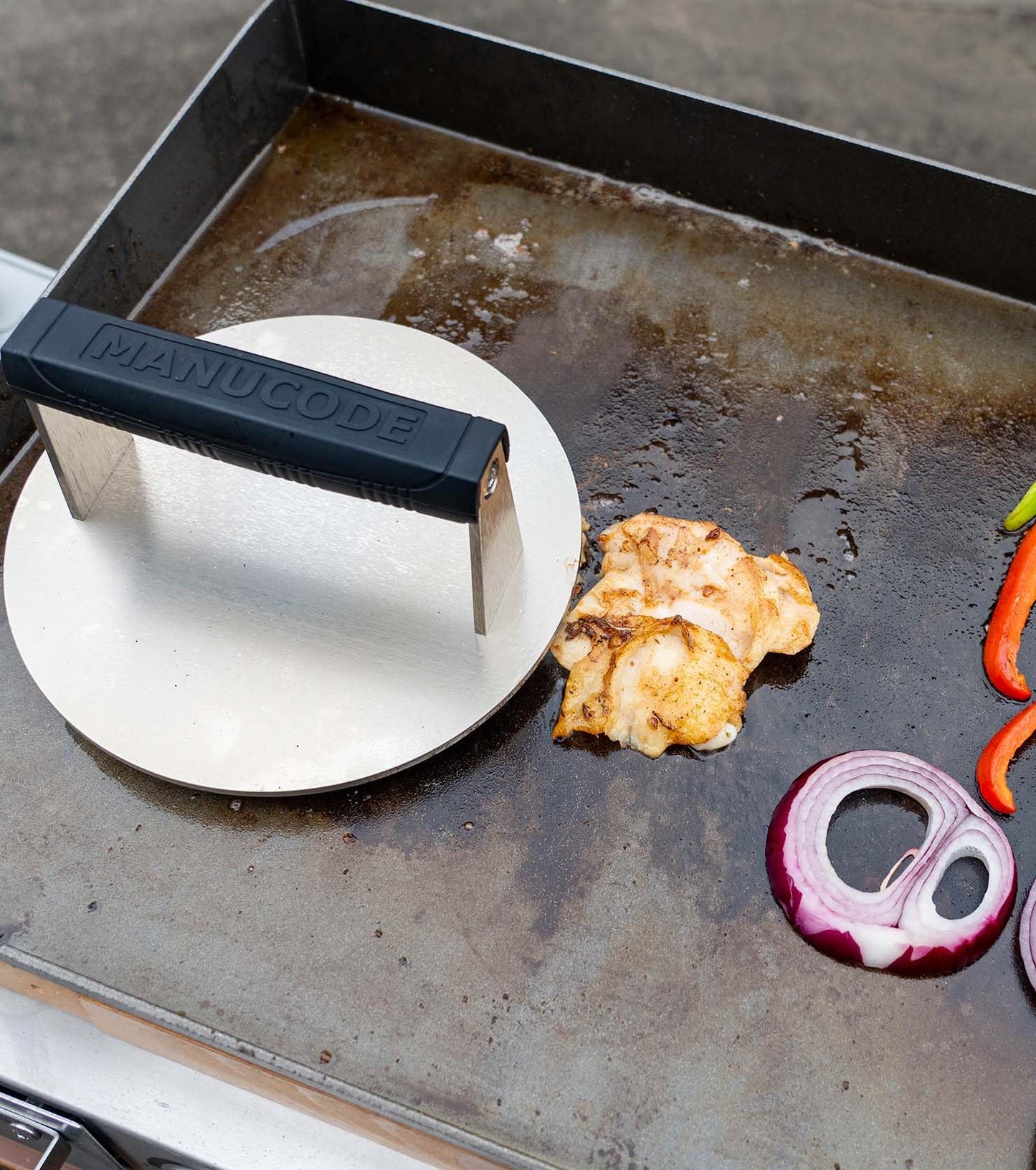 Manucode Stainless Steel Burger Smasher 3.25 LB – 8 Inch Steak Weight for Smash Burgers, Bacon, Sandwiches | Dishwasher Safe, Preheatable Protein Press with Silicone Handle | Commercial BBQ Tool