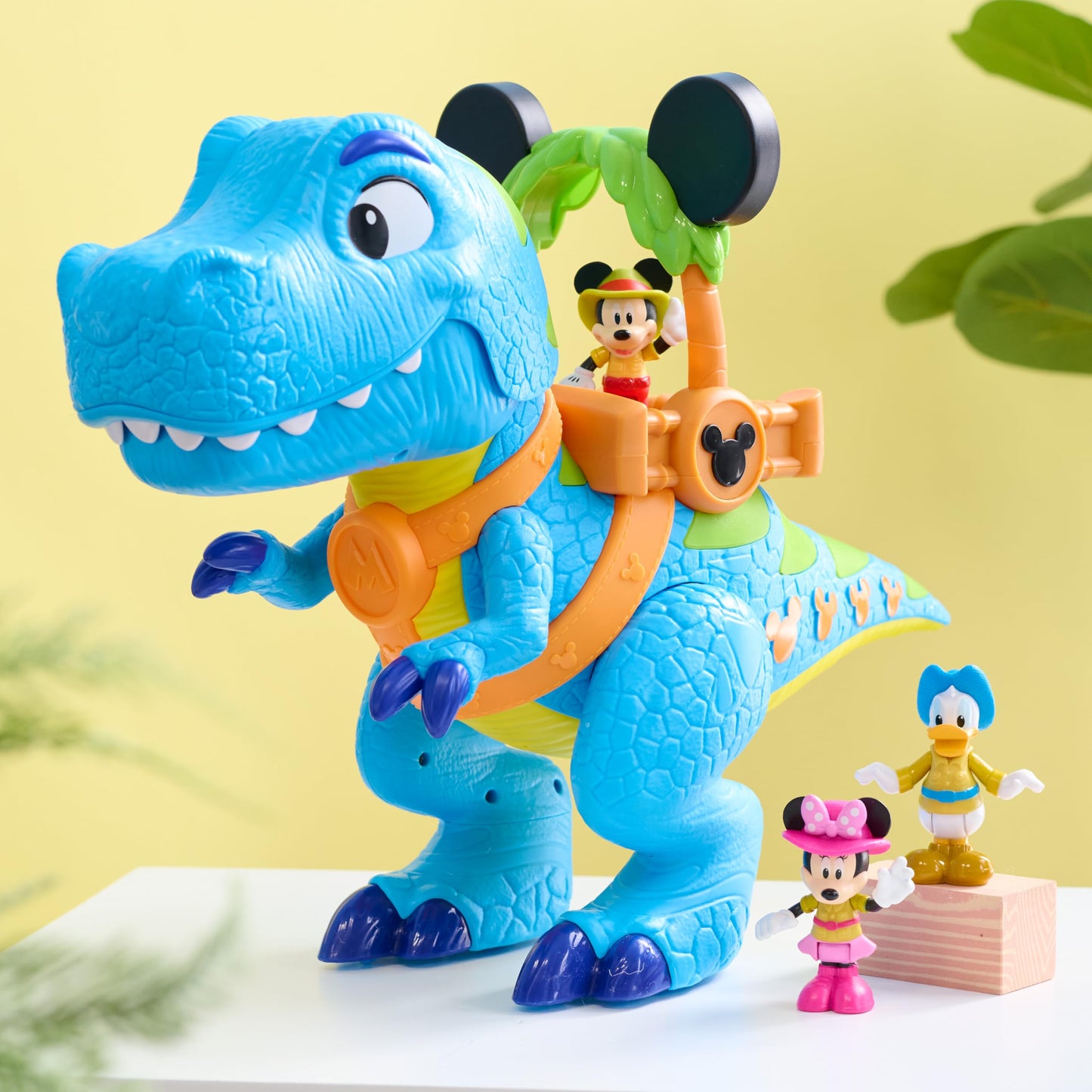 Disney Junior Mickey Mouse Roarin' Safari Dino, 4-Piece Figures and Playset, Dinosaur