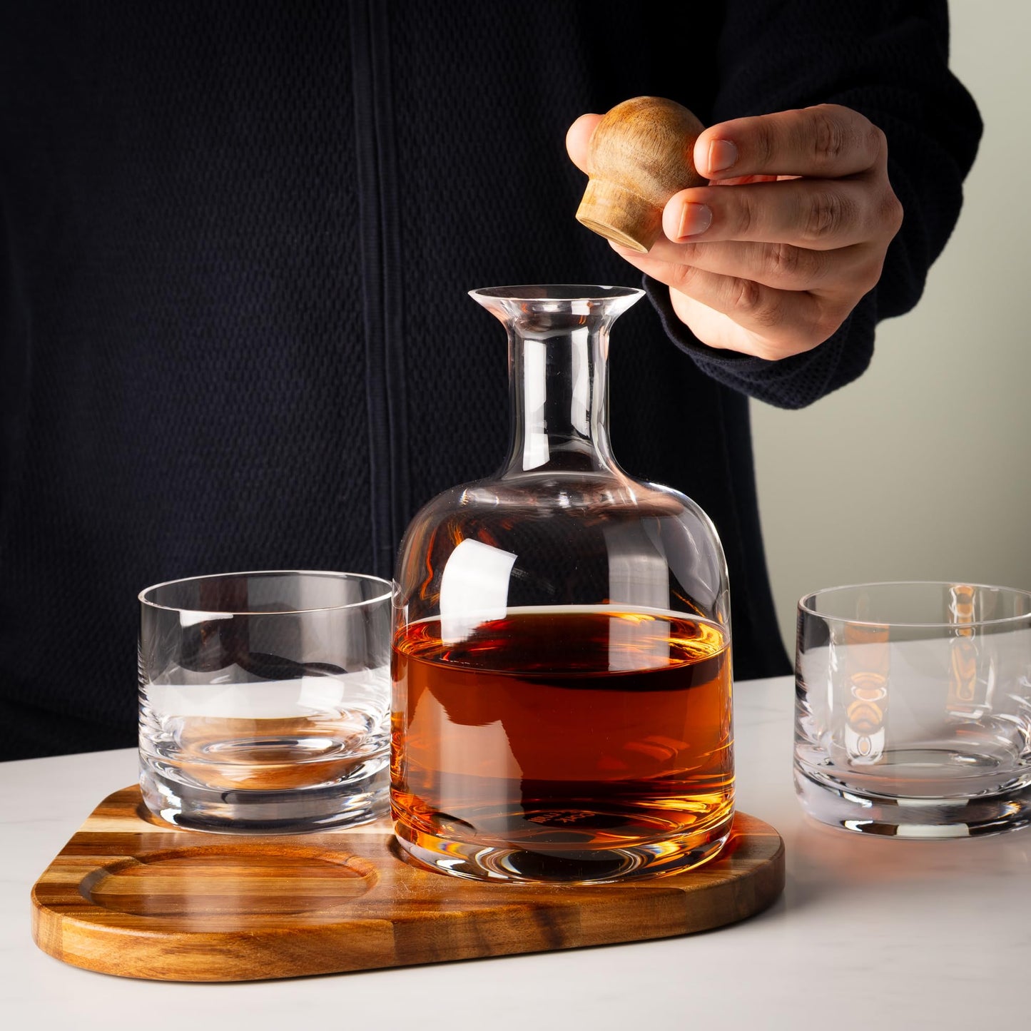 Cork & Mill Whiskey Decanter Set, Hand-Blown Lead-Free Crystal 800ml Liquor Decanter for Bourbon and More, Two 8oz Old Fashioned Glasses, Acacia Wood Stopper & Display Tray, Ideal Whisky Gift Set