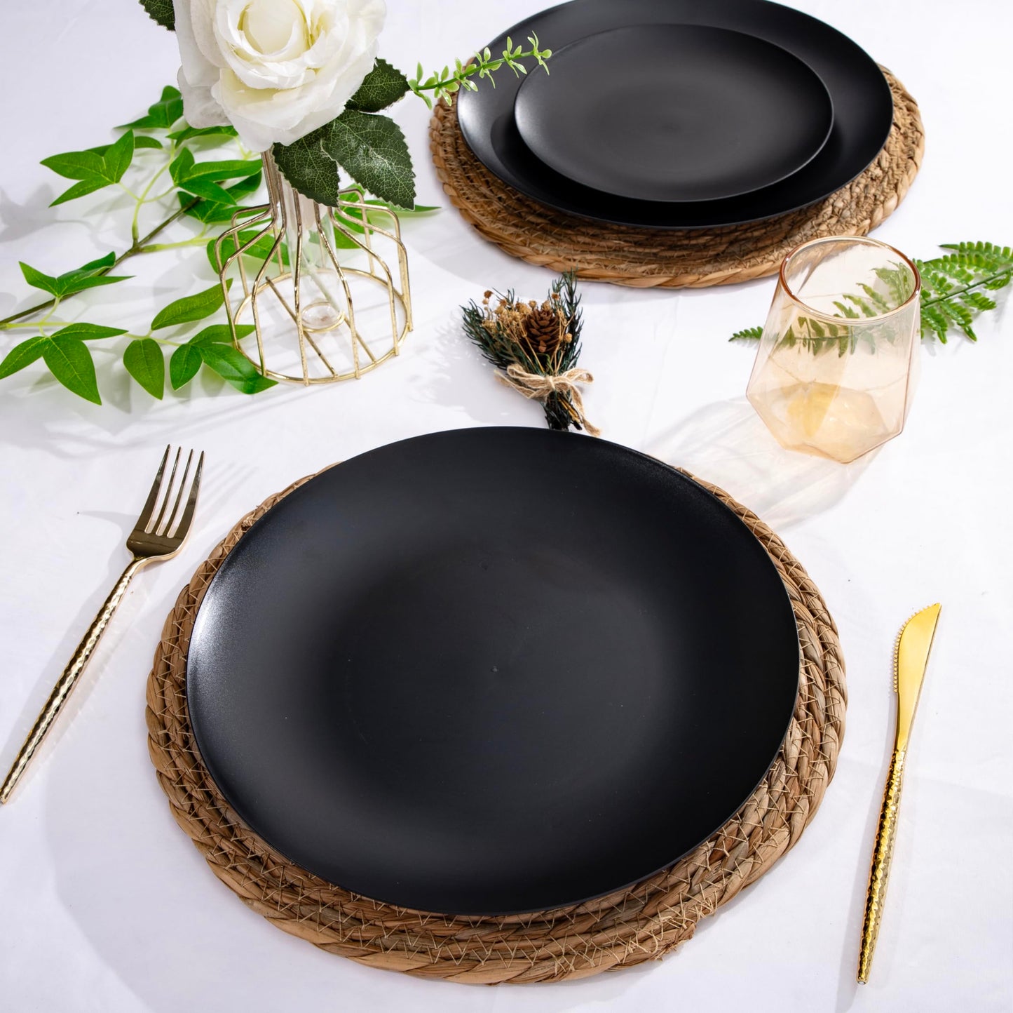 EI enjonirinjonir 80pcs Black Plastic Plates Disposable for Dinner,10.25inch Party Plates Disposable Heavy Duty,Elegant Matte Plastic Plate Frosted is Ideal for Wedding/Birthday/Graduation Decorations