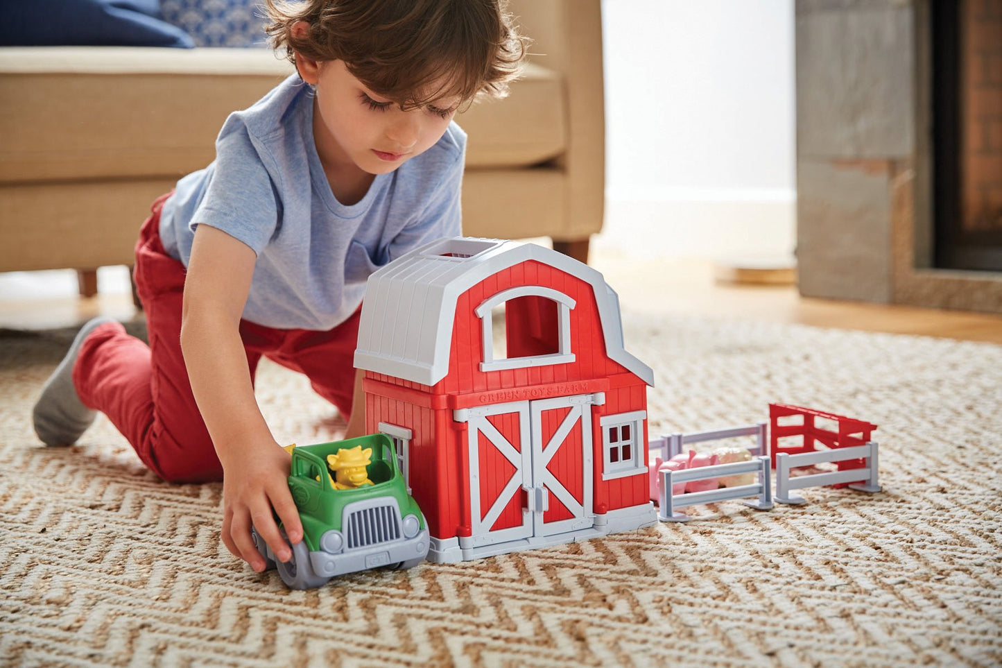 Green Toys Farm Playset - 13 Piece Pretend Play, Motor Skills, Language & Communication Kids Role Play Toy. No BPA, phthalates, PVC. Dishwasher Safe, Recycled Plastic, Made in USA, Red