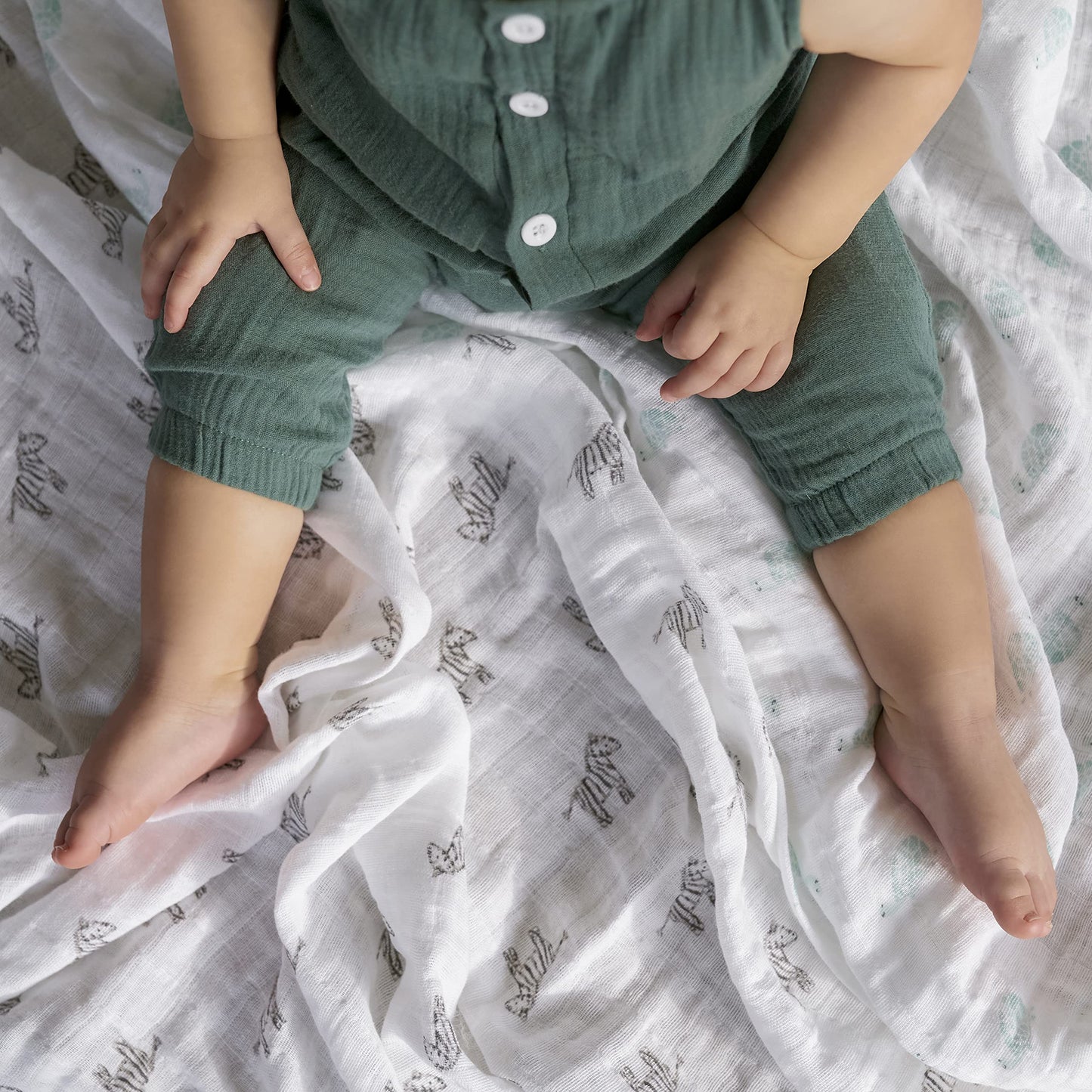 aden + anais Boutique Organic Swaddle Blanket 4-Pack – 100% Organic Cotton Muslin, Large, Soft, Breathable Receiving Blankets for Infants – Lightweight Multi-Use Baby Swaddles, Animal Kingdom