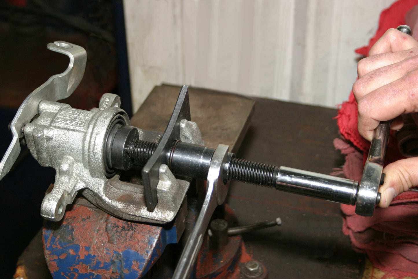 Lisle 25000 Rear Disc Brake Caliper Tool
