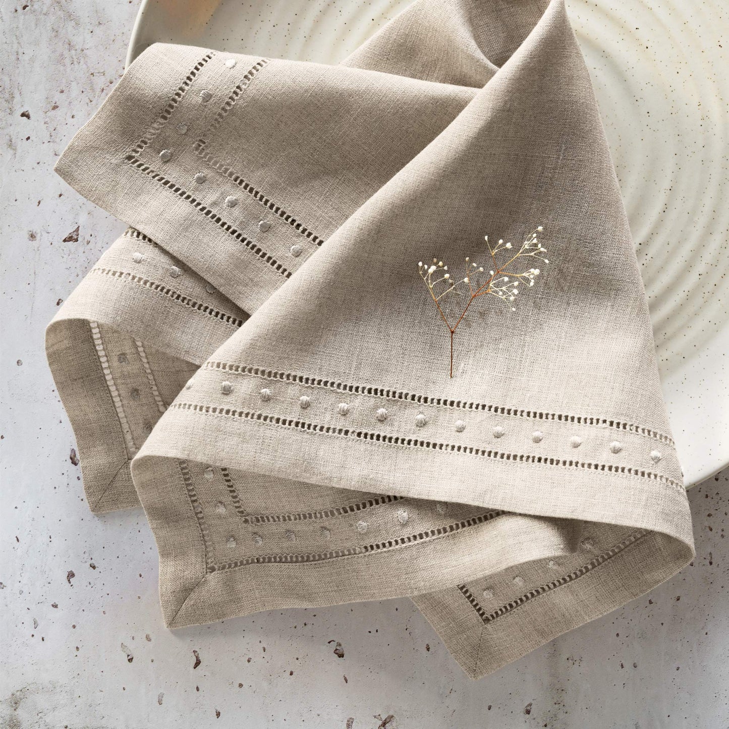 Linen Napkins Set of 4-100% Flax Linen Natural Dinner Napkins with Embroidered Dot 18 x 18 inch - Hemstitch Cloth Napkins Washable for Easter Day and Spring Decor