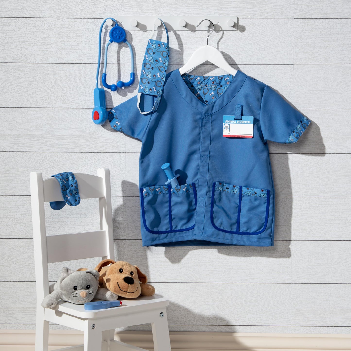 Melissa & Doug Vet Costume, Pretend Play Dress Up (9-Pc) Jacket, Stethoscope, Mask & Accessories, Role Play Toys for Kids 3+
