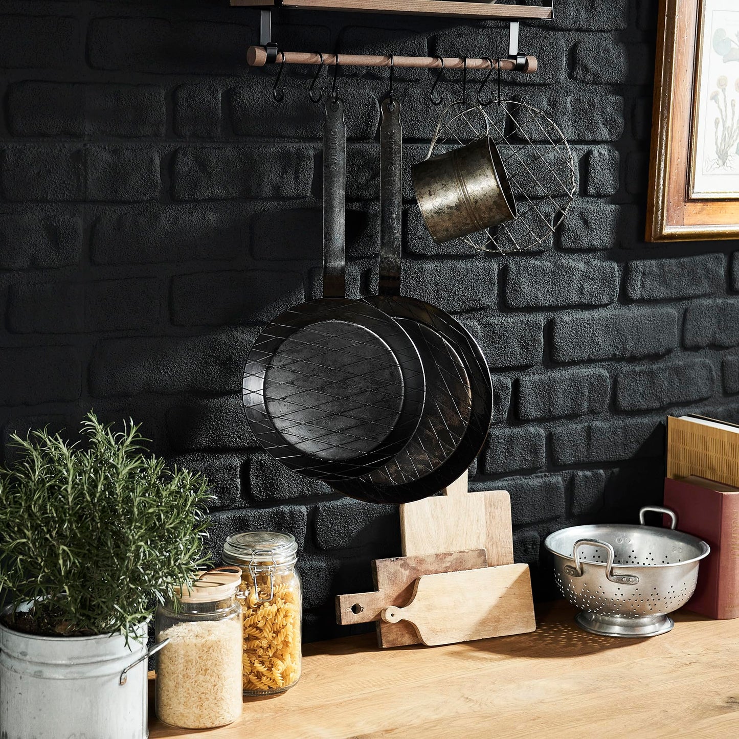 ZWILLING Forged 12-Inch Carbon Steel Frying Pan, PFAS-Free Pre-Seasoned Frying Pan, Induction Compatible Skillet, Oven Safe Carbon Steel Cookware
