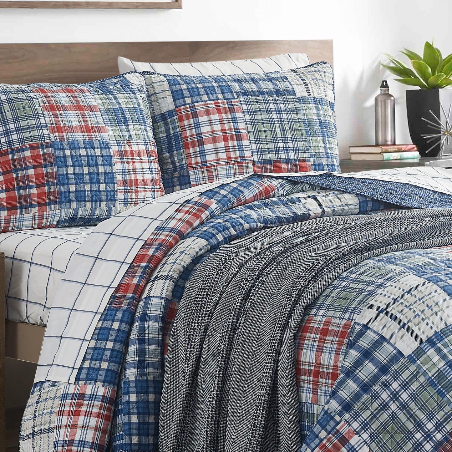Nautica – Twin Quilt Set, Reversible Bedding with Matching Sham, Patchwork Plaid Room Decor, Lightweight Bed Set, College Dorm Room Essentials (Raeford Blue)