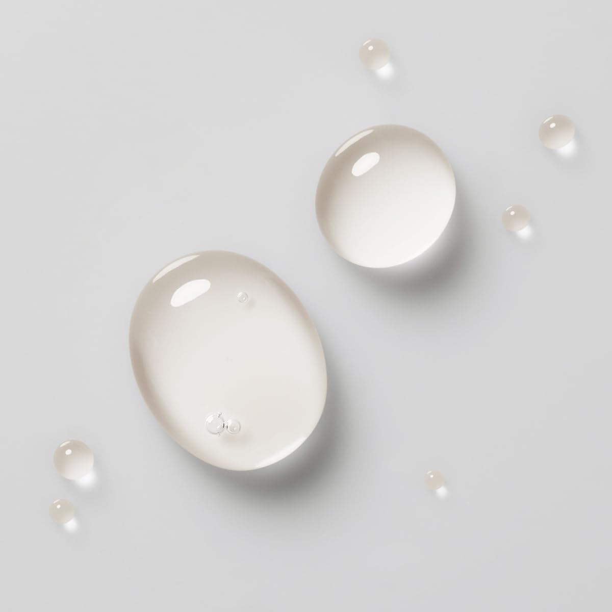 SUPEREGG Pure Transparency Treatment Essence: For bright, plump, glowing skin. Essence with 8D Hyaluronic Acid, Galactomyces Ferment Filtrate, Cica Peptide. 100 ML / 2 FL OZ