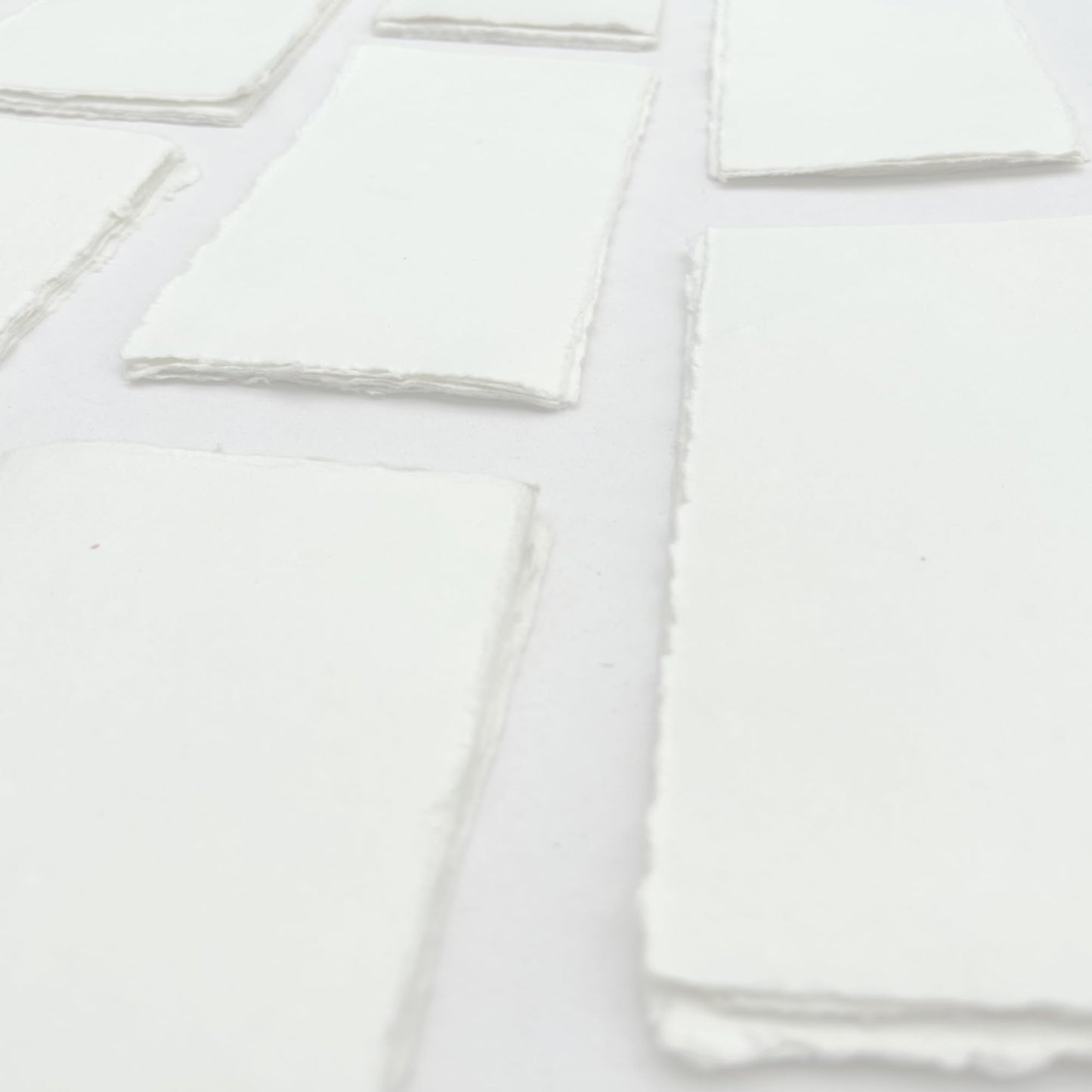 E-Tailor Handmade Paper Mixed Media Deckle Edge Blank Loose Leaf for Watercolor, Writers, Invitations, Crafts Package of 50-Thick 150 GSM-Ivory White (4x9)