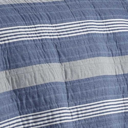 Nautica - Queen Quilt Set, Cotton Reversible Bedding with Matching Shams, Home Decor for All Seasons (Saltmarsh Blue, Queen)