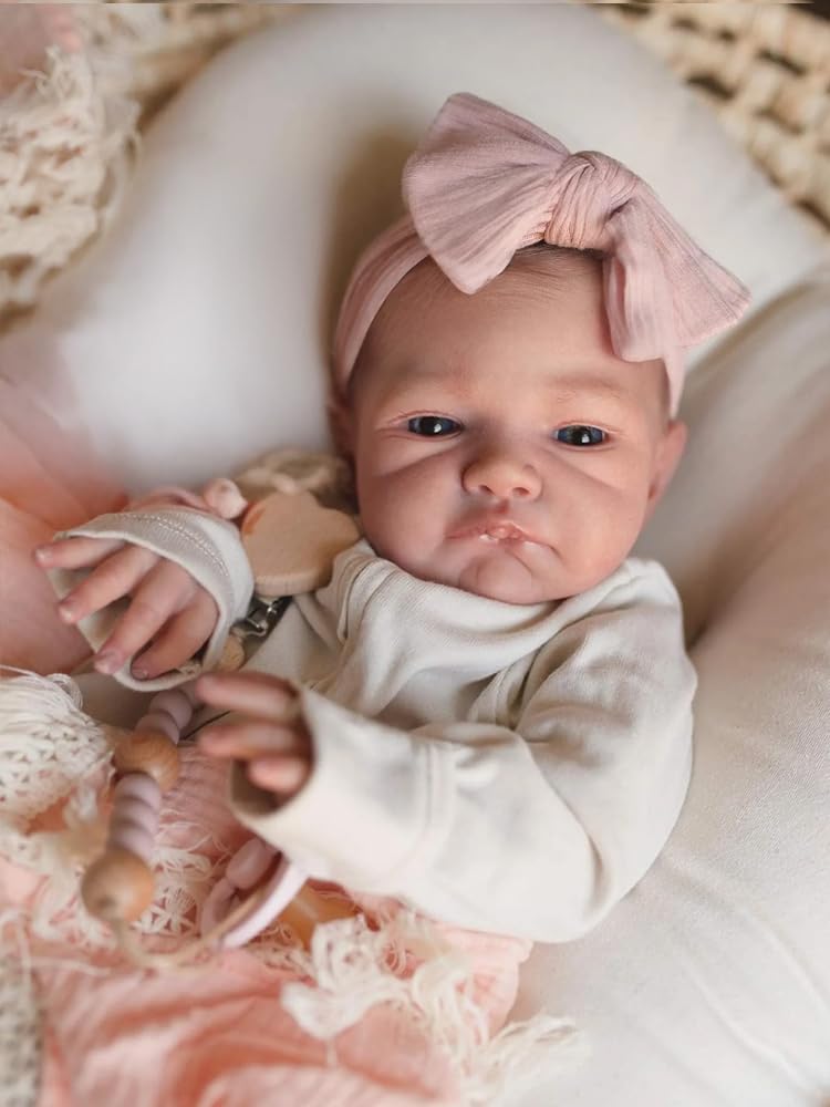 WOOROY Realistic Reborn Baby Dolls - 20 Inch Lifelike Newborn Baby Doll Girl Real Life Baby Dolls with Weighted Soft Body Gift Toy for Kids Age 3+