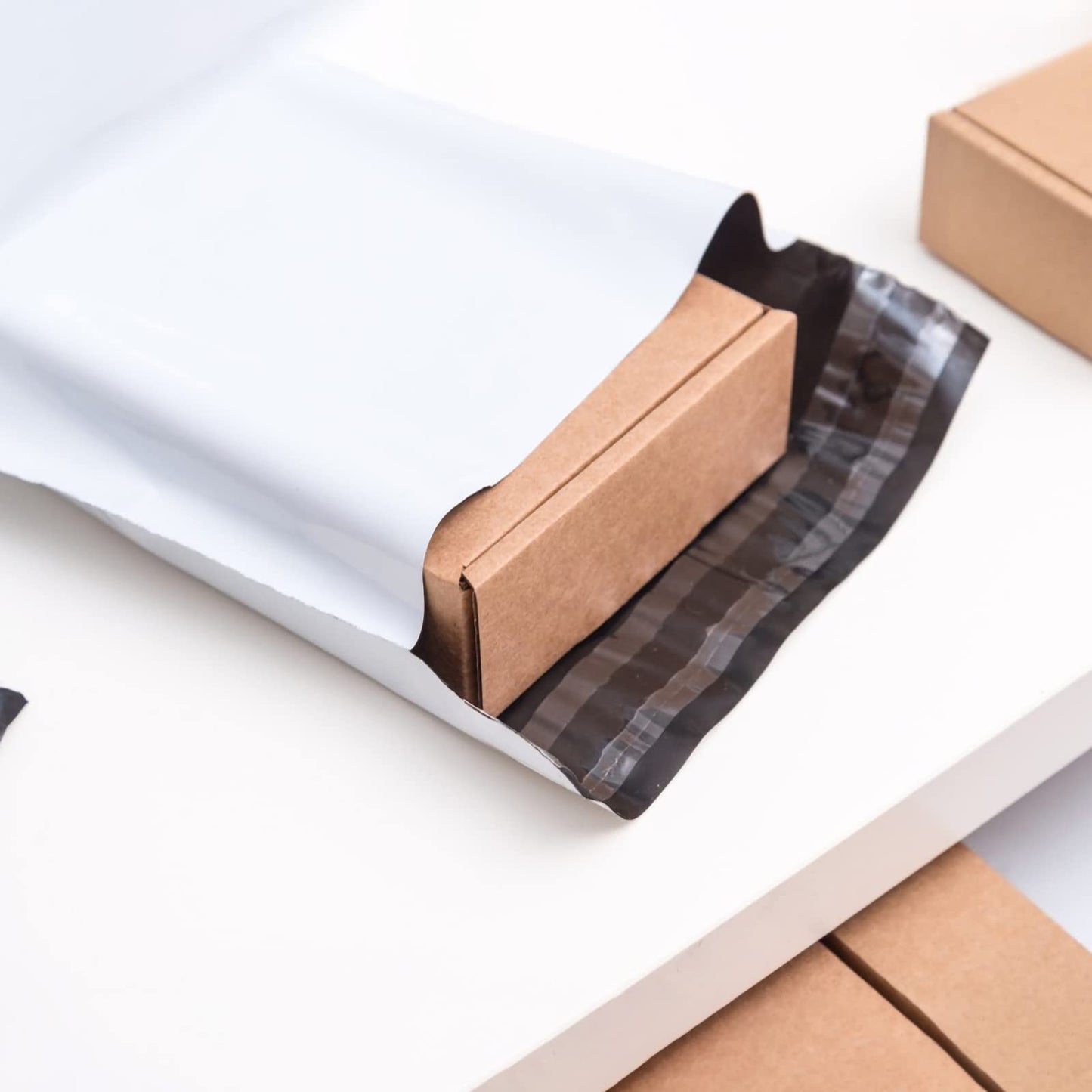SJPACK 200pcs 14.5x19 Poly Mailers 2.5 Mil Envelopes Shipping Bags With Self Sealing Stripe,White Poly Mailers