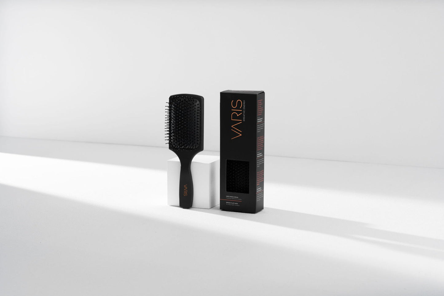 VARIS Paddle Brush