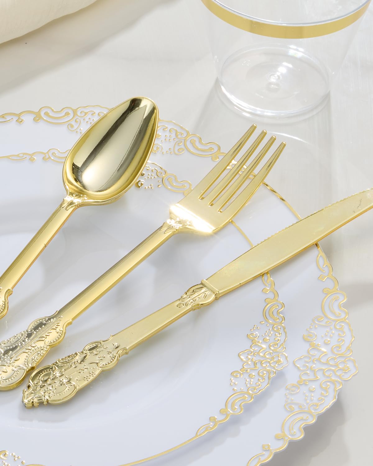 Goodluck 350 Piece Gold Plastic Dinnerware Set for 50 Guests, Fancy Disposable Plates, Include: 100 Gold Rim Plastic Plates, 150 Silverwares, 50 Pre Rolled Napkins, 50 Cups for Party, Wedding