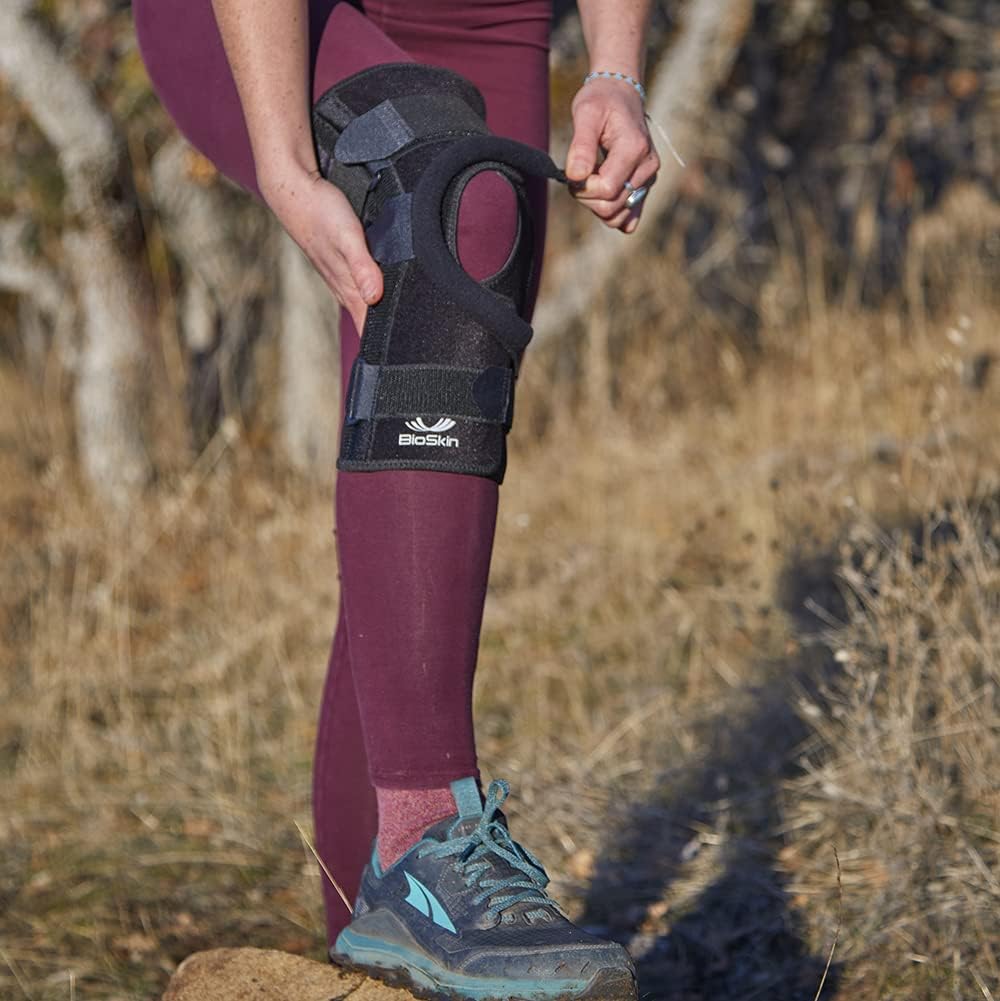 BioSkin Wraparound Patella Stabilizer Knee Brace for Patellofemoral Pain, Patella Tracking Disorders, Dislocation, and Subluxation, Left or Right Kneecap Tracking (M)