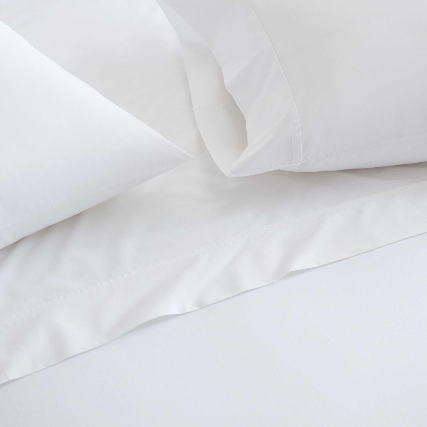 Martha Stewart - King Size Sheets Set, Crisp & Tailored Cooling Sheets w/a Naturally Smooth Cotton Percale Lightweight Feel - Matching Pillowcases & Fitted Sheet (Skylands Solid White)