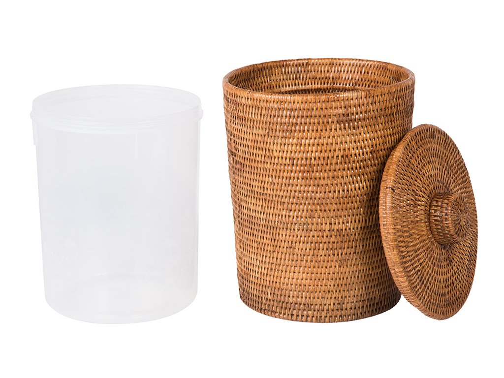 KOUBOO La Jolla Rattan Round Waste Basket with Plastic Insert & Lid, Large, Honey-Brown for Bedroom, Living Room and Bathroom