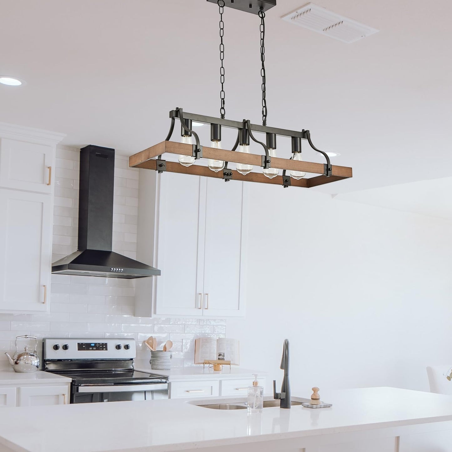 Feohak Farmhouse Chandeliers for Dining Room, 5-Light Rustic Kitchen Island Light Fixture, Wood Linear Industrial Black Rectangular Ceiling