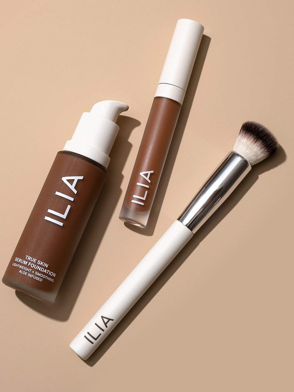 ILIA - Complexion Brush | Non-Toxic, Vegan, Cruelty-Free, Multi-Use Brush With White Wood Handle + Soft, Synthetic Bristles