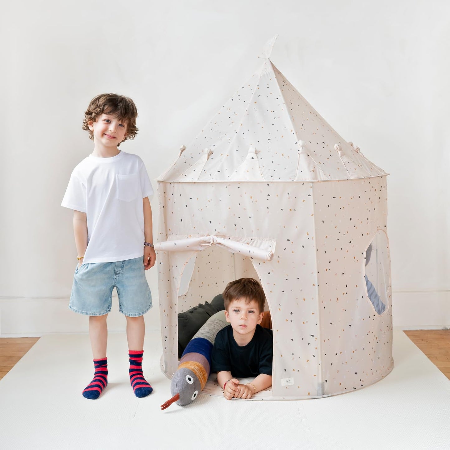3 Sprouts Kids Play Tent - Sustainable Recycled Fabric – Fun Spacious Childs Playhouse for Indoor Games for Boys & Girls - Durable Fort Pop Up House for Toddlers & Children Age 3-10 - Terrazzo Beige