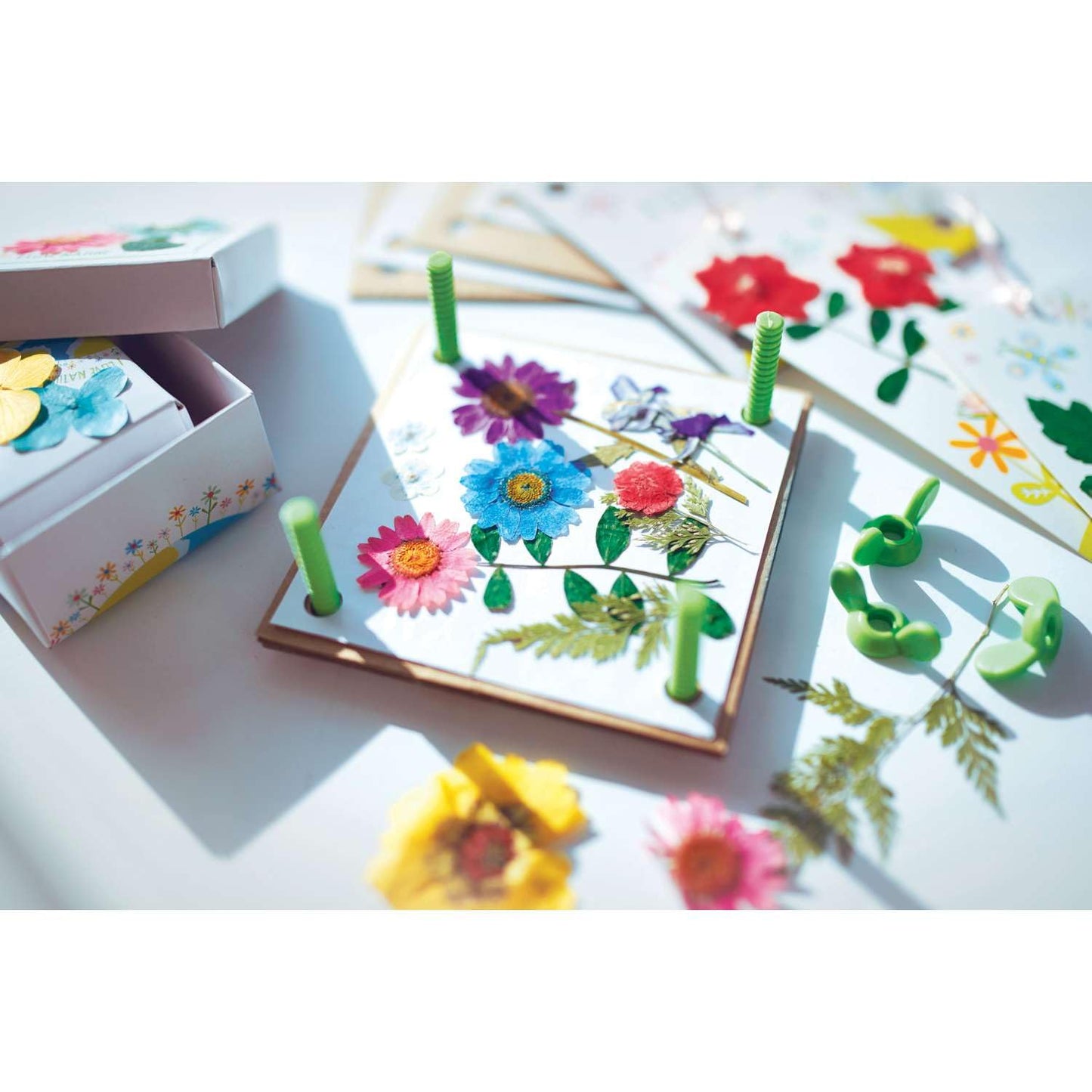 4M Green Paper Craft | Steam Powered Kids | Recycling Paper Craft Kit | Eco STEAM Kit - Craft, Science & Activity | 5+