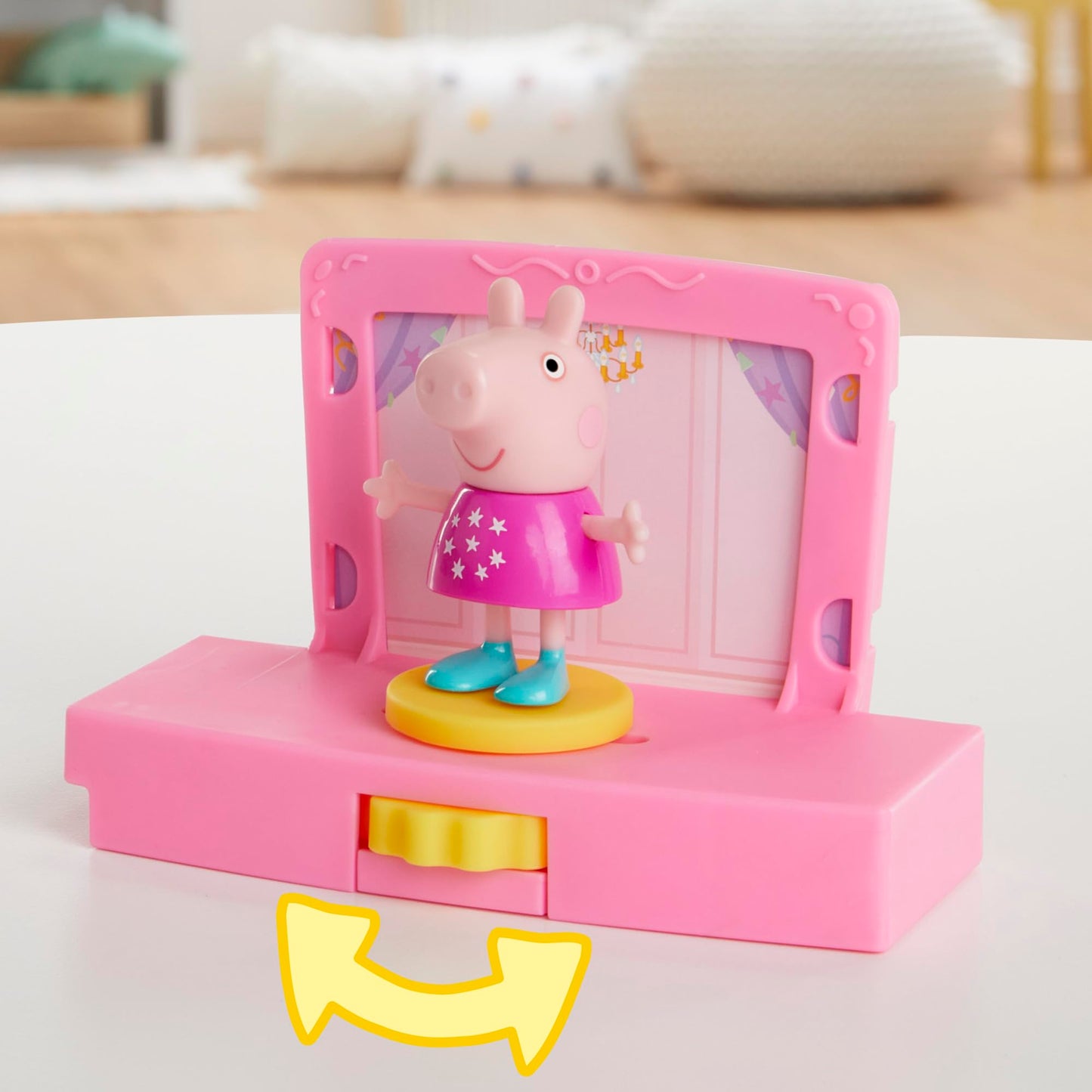 Peppa Pig Peppa’s Dance Party Playset with House, 2 Figures, and 6 Accessories, Preschool Toys for Girls and Boys Ages 3 and Up