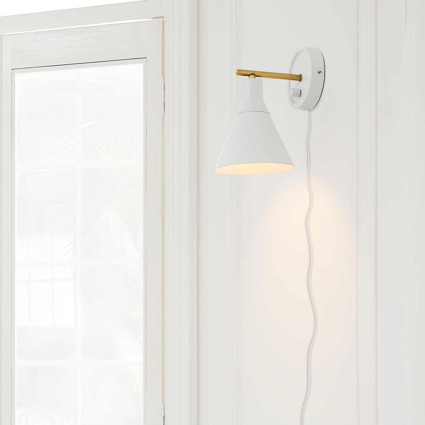 Globe Electric 65542 1-Light Plug-in or Hardwire Wall Sconce, Matte White, Brass Accent, Stepless Dimming Rotary Switch, Fabric Cord, Modern Lighting for Apartment or Renters, Home Decor