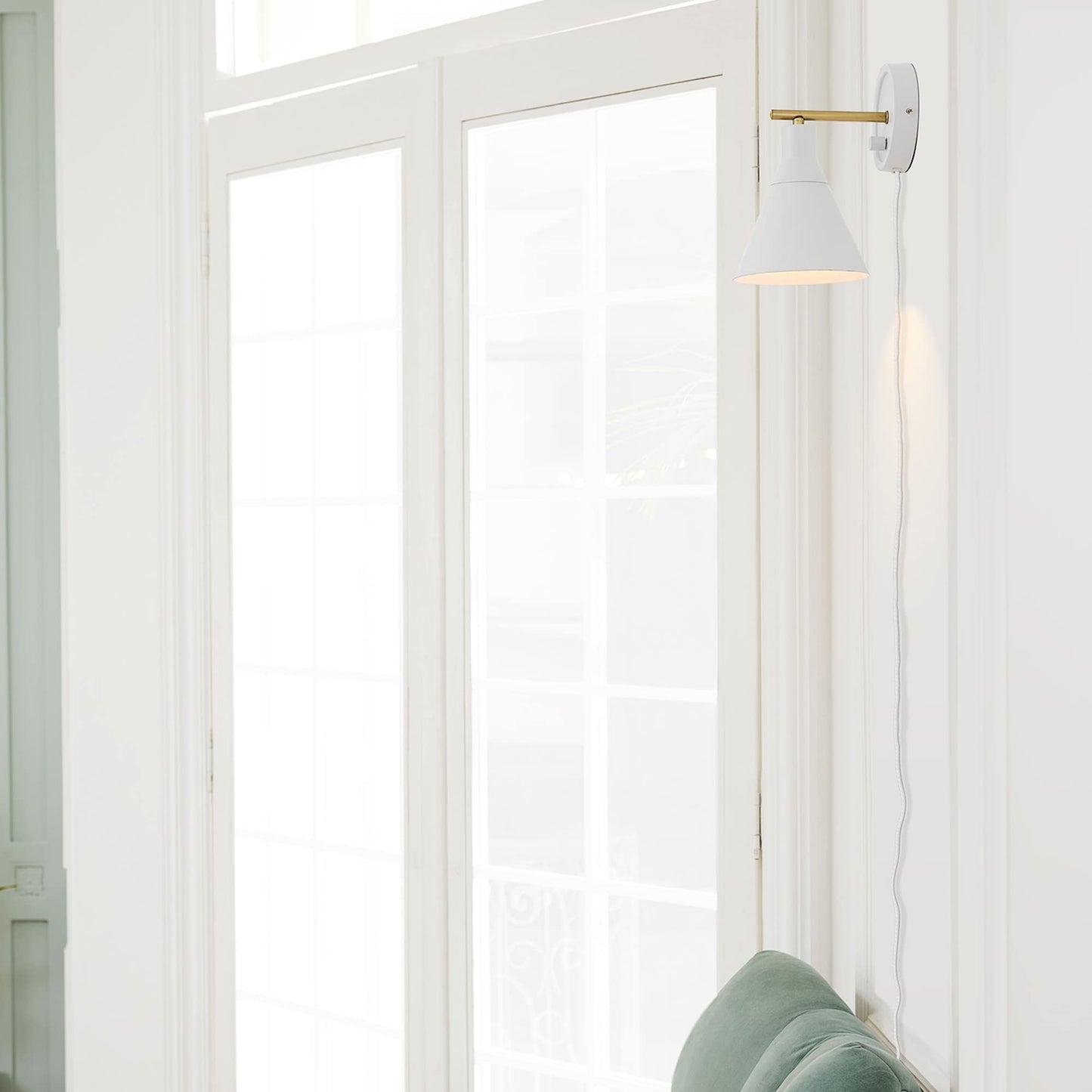 Globe Electric 65542 1-Light Plug-in or Hardwire Wall Sconce, Matte White, Brass Accent, Stepless Dimming Rotary Switch, Fabric Cord, Modern Lighting for Apartment or Renters, Home Decor
