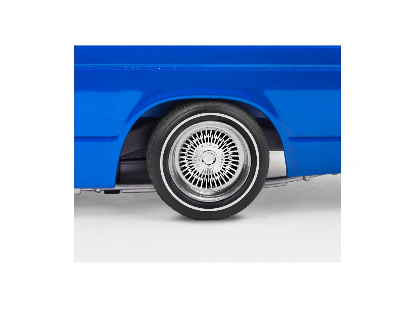 Revell 14562 1991 Chevy S-10 Lowrider Special Edition 1:25 Scale 171-Piece Skill Level 4 Model Building Kit