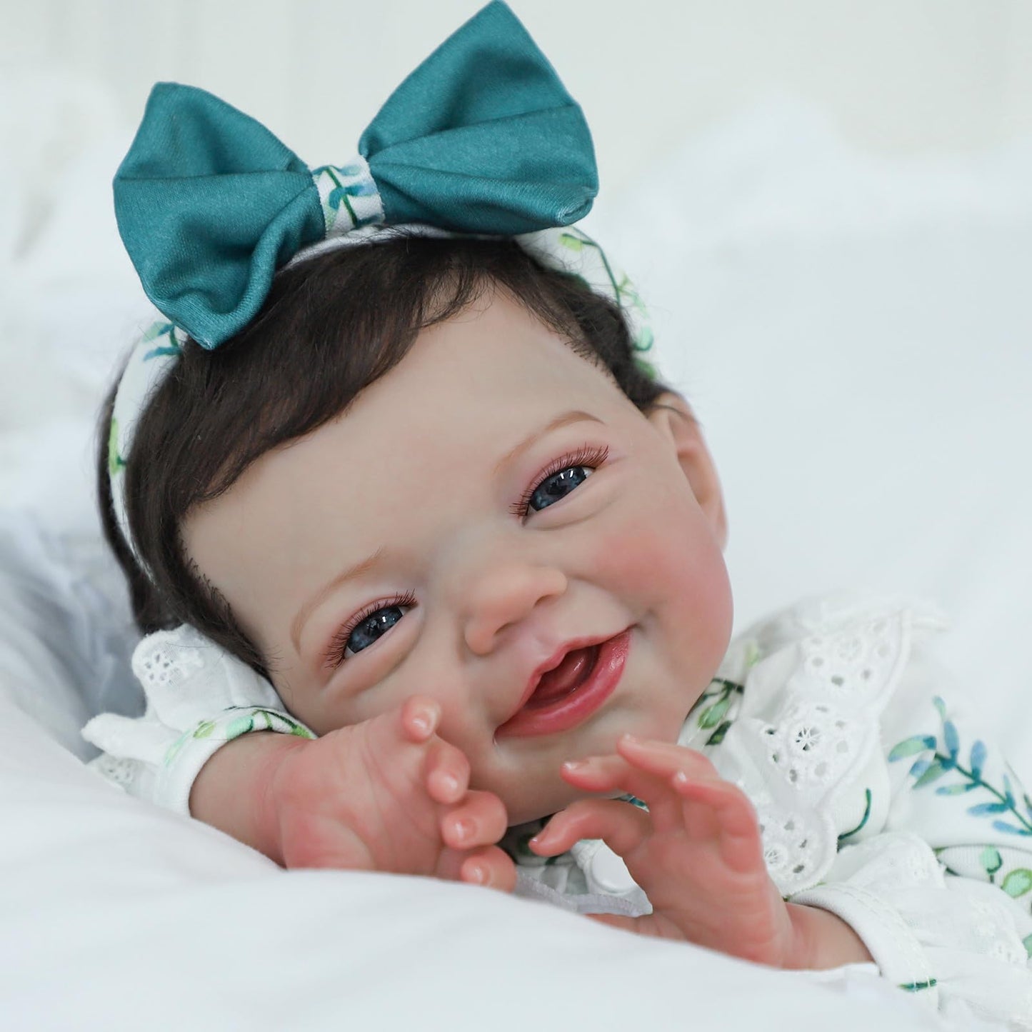 KSBD Lifelike Reborn Baby Dolls - 18 Inch Soft Vinyl Realistic-Newborn Baby Dolls Poseable Real Life Baby Girls Dolls with Accessories and Gift Box for Kids Age 3+