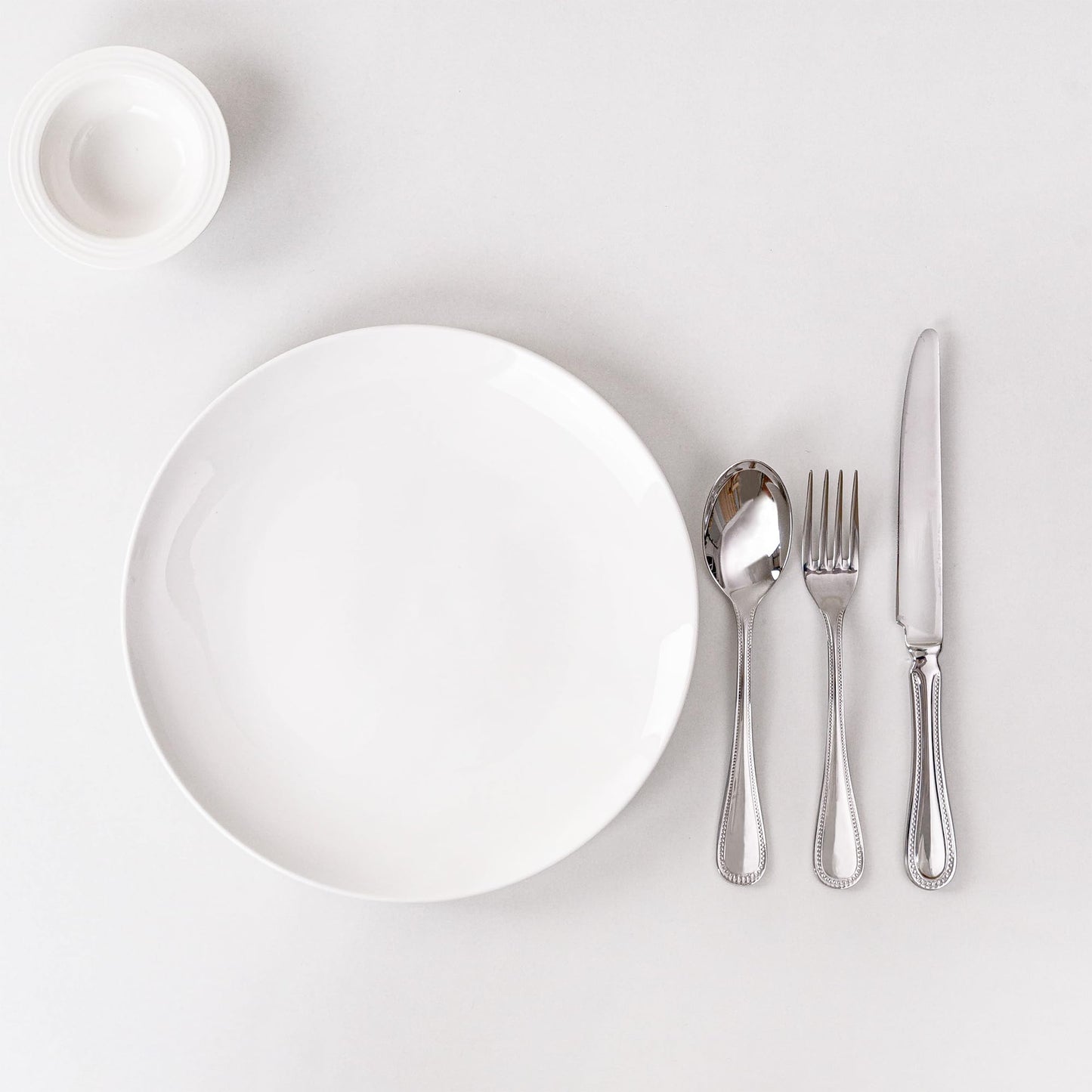 YALONG White Dinner Plates Set of 6, 10 Inch Ceramic Plates – White Porcelain Dinner Plates for Kitchen, Serving & Everyday Use, Microwave & Dishwasher Safe, 25.4Cm
