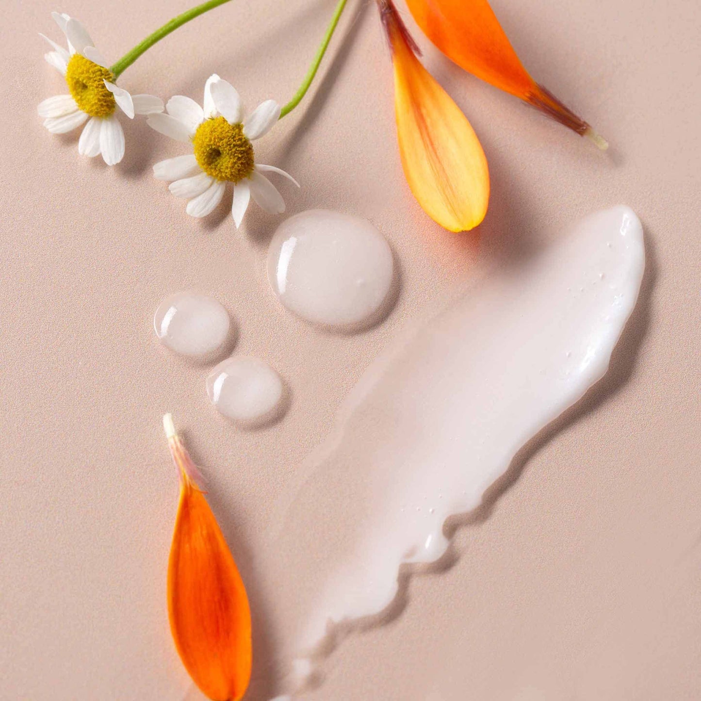 m-61 SuperSoothe Calm+Correct Serum - Antioxidant-packed calming and hydrating serum with aloe, licorice and carrot extracts.