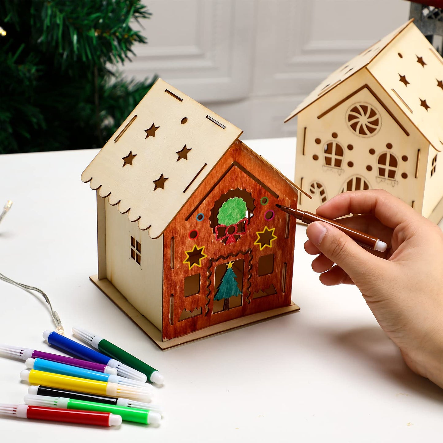 Kathfly 18 Sets Wooden Christmas Houses and Watercolor Pens, Christmas Graffiti Crafts Gingerbread Wooden Houses Christmas Tree Ornaments for Kids DIY Paint Art
