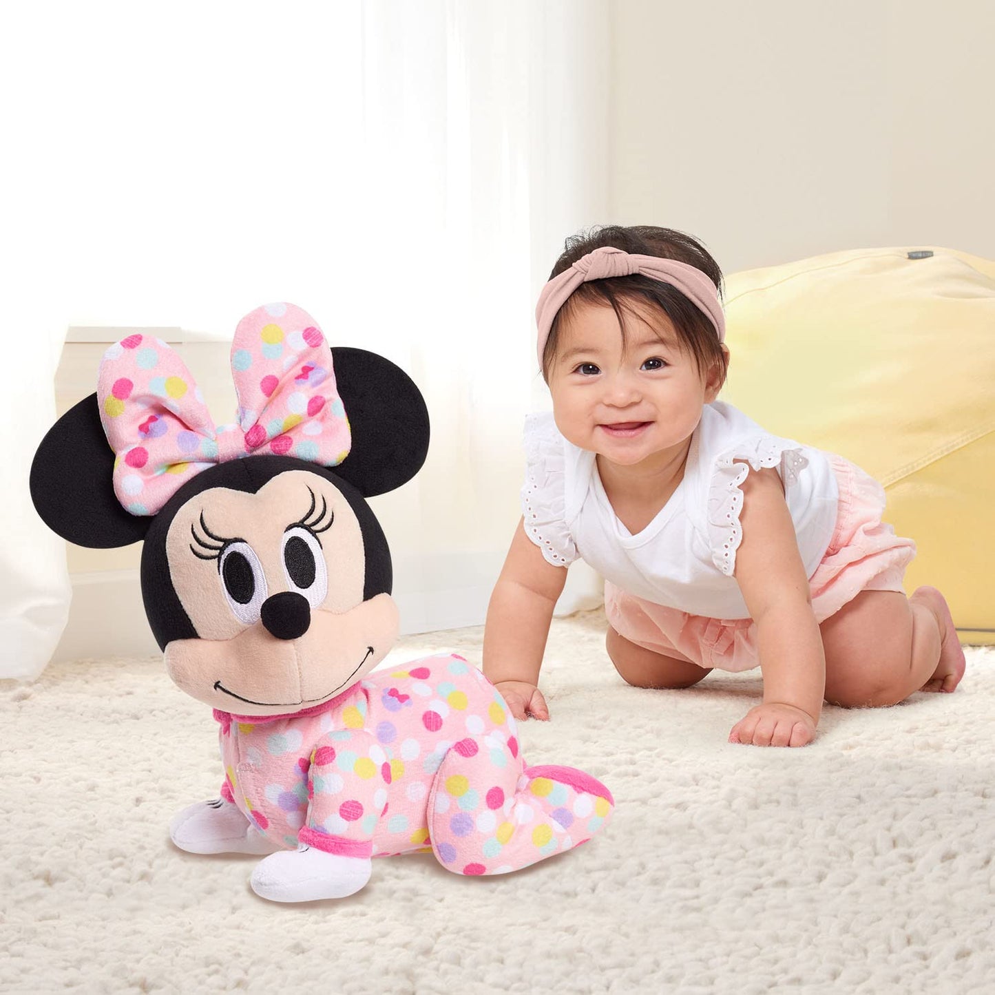 Disney Baby Musical Crawling Pals Plush, Minnie Mouse, Interactive Crawling Plush, Stuffed Animal, Officially Licensed Kids Toys for Ages 09 Month, Gifts and Presents