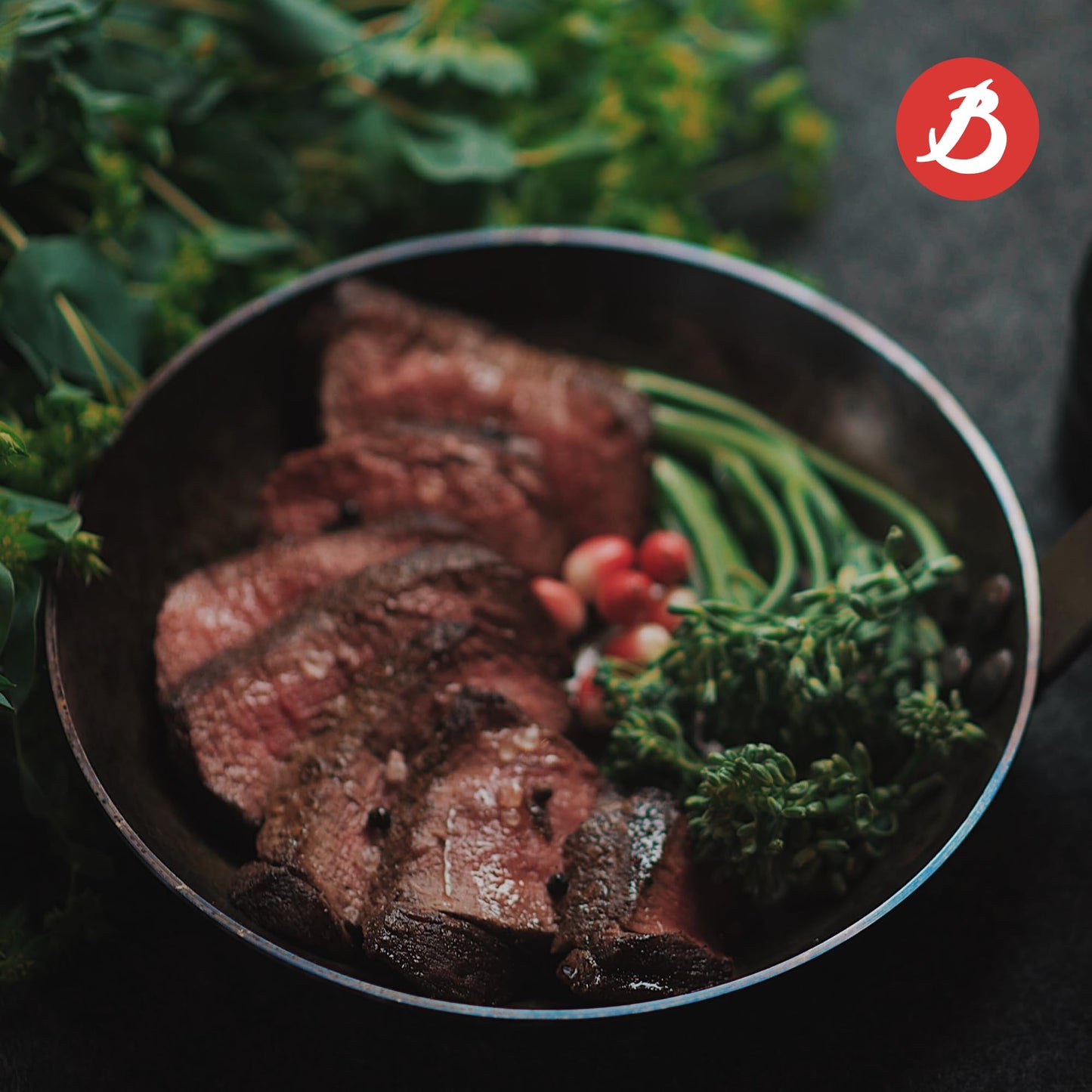 De Buyer MINERAL B Carbon Steel Fry Pan - 9.5” Diameter, 6.9” Cooking Surface - Ideal for Searing, Sauteing & Reheating - PFAS, PFOA & PFOS Free - Made in France