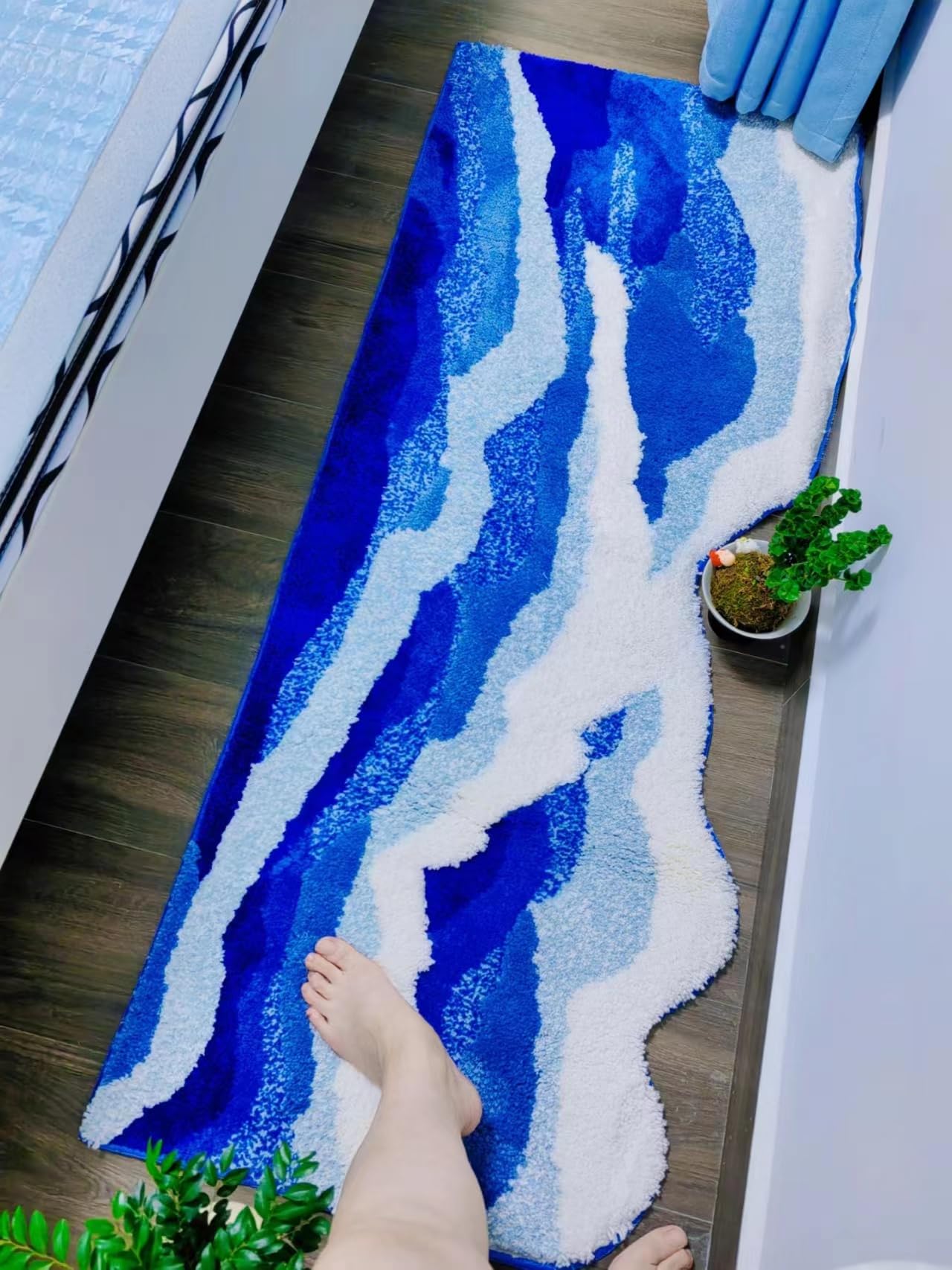 ZYLG Blue 3D Ocean Wave Bath Mat, Cute Funky Bathroom Rugs,for Coastal Beach Nautical Themed Decor, Non-Slip Washable Tufted Rug for Bedroom Kitchen Runner Rug (27.6 x 63 in)
