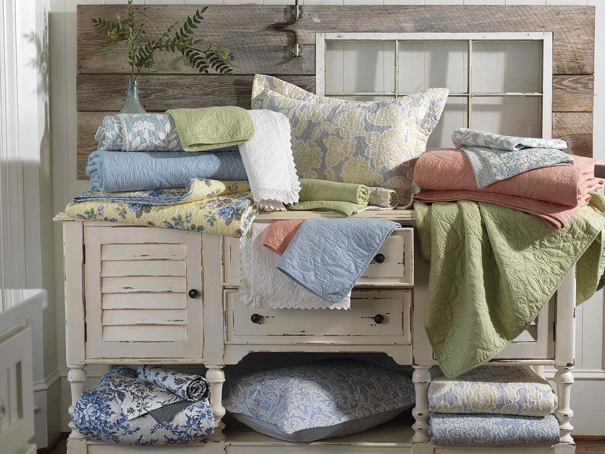 Laura Ashley - Queen Quilt Set, Cotton Reversible Bedding with Matching Shams, Home Decor Ideal for All Seasons (Honeysuckle Pink, Queen)