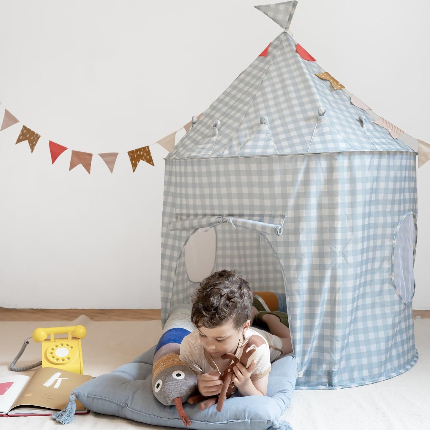 3 Sprouts Kids Play Tent - Sustainable Recycled Fabric – Fun Spacious Childs Playhouse for Indoor Games for Boys & Girls - Durable Fort Pop Up House for Toddlers & Children Age 3-10 - Gingham Blue